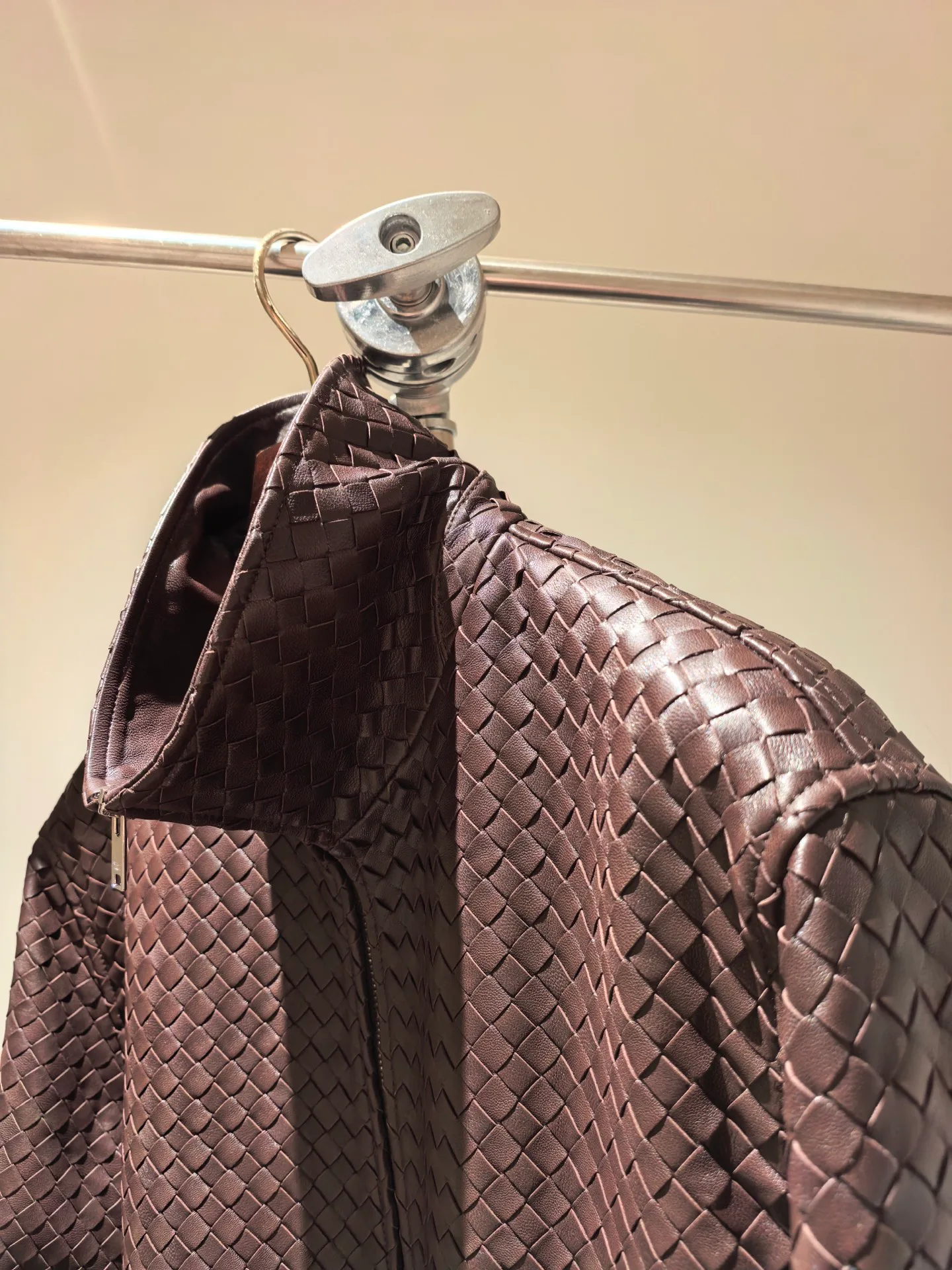 Кожаные Куртки И Дублёнки Женские Bottega Veneta 11113983