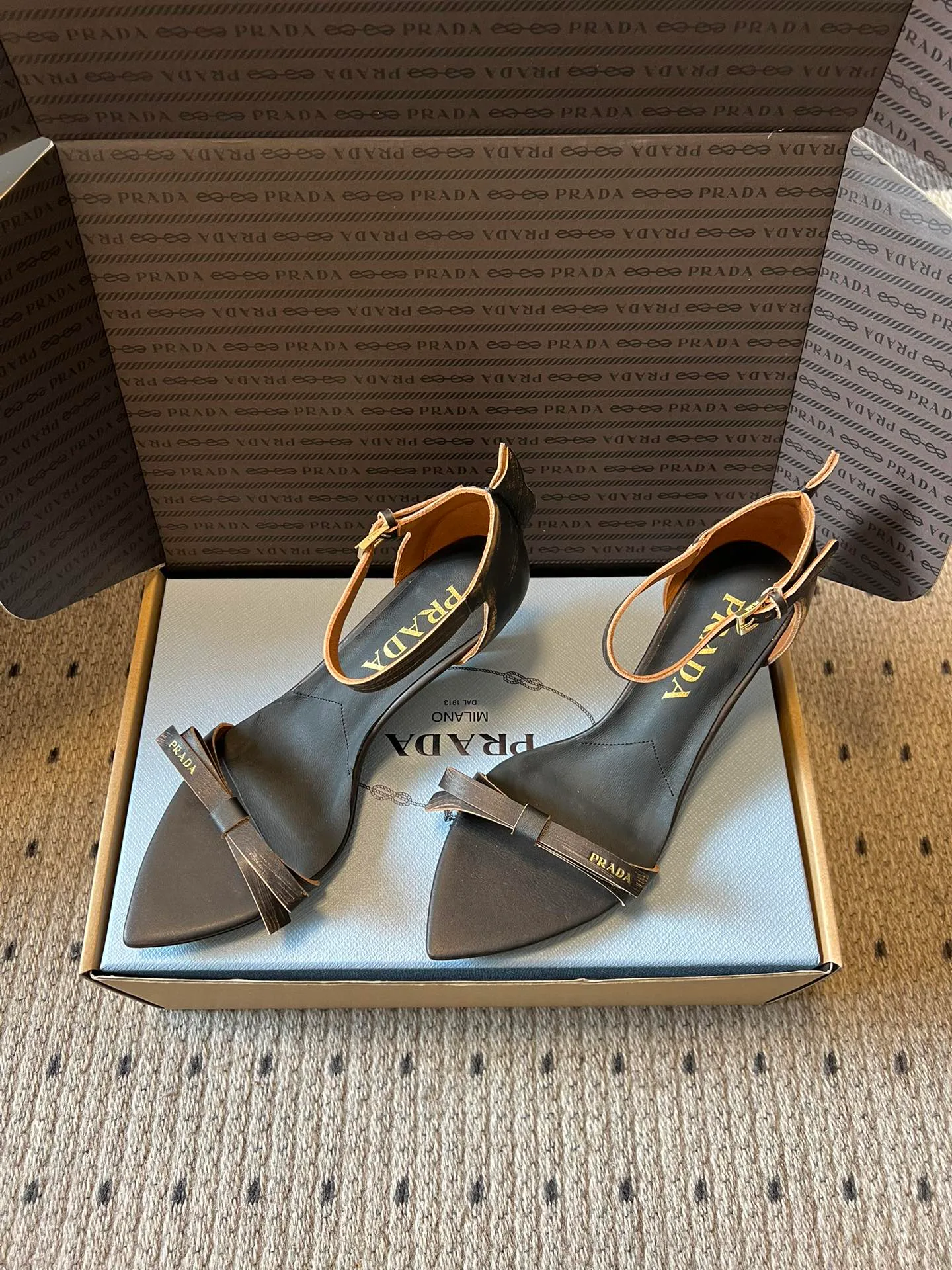 Босоножки Женские Prada 3902738
