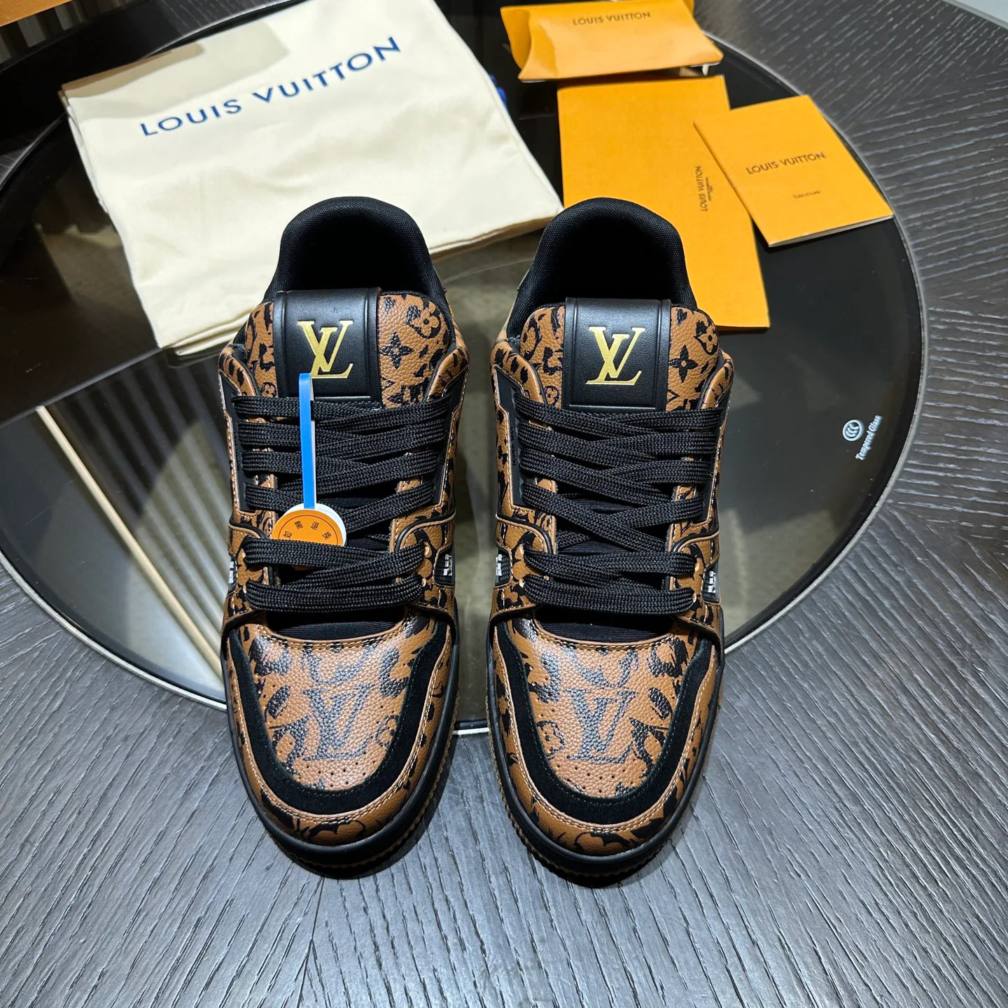 Кроссовки Женские Louis Vuitton 18192442