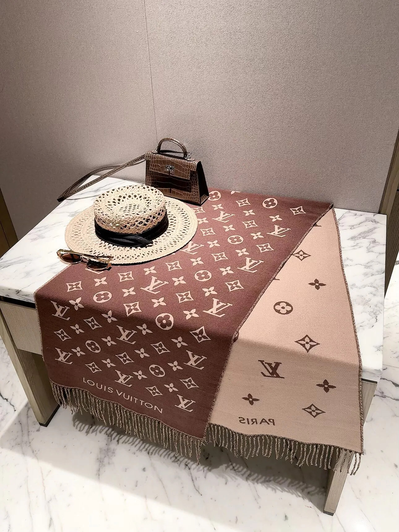 Шарфы Louis Vuitton 18322602