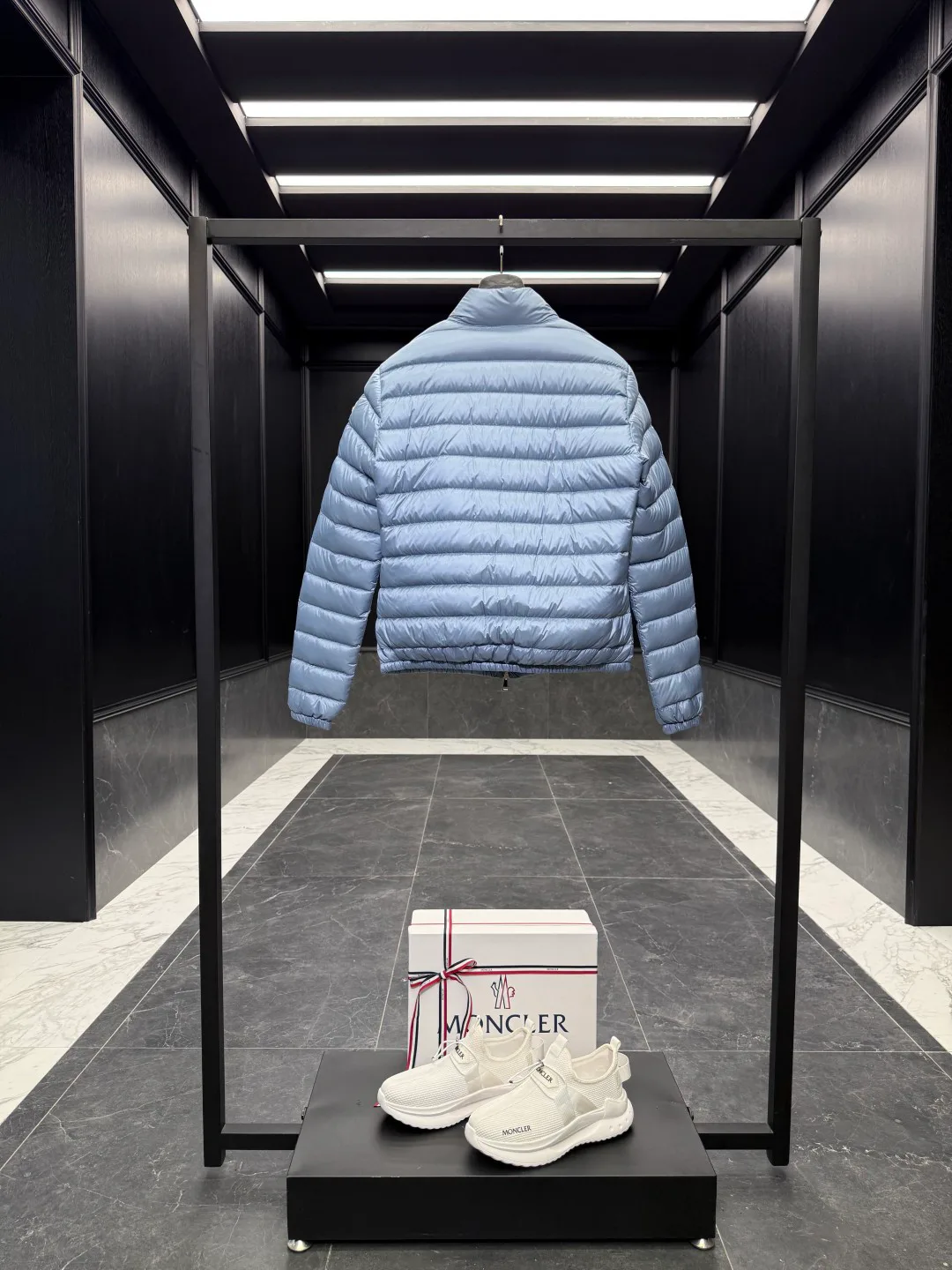 Куртки И Пуховики Женские Moncler 19859667