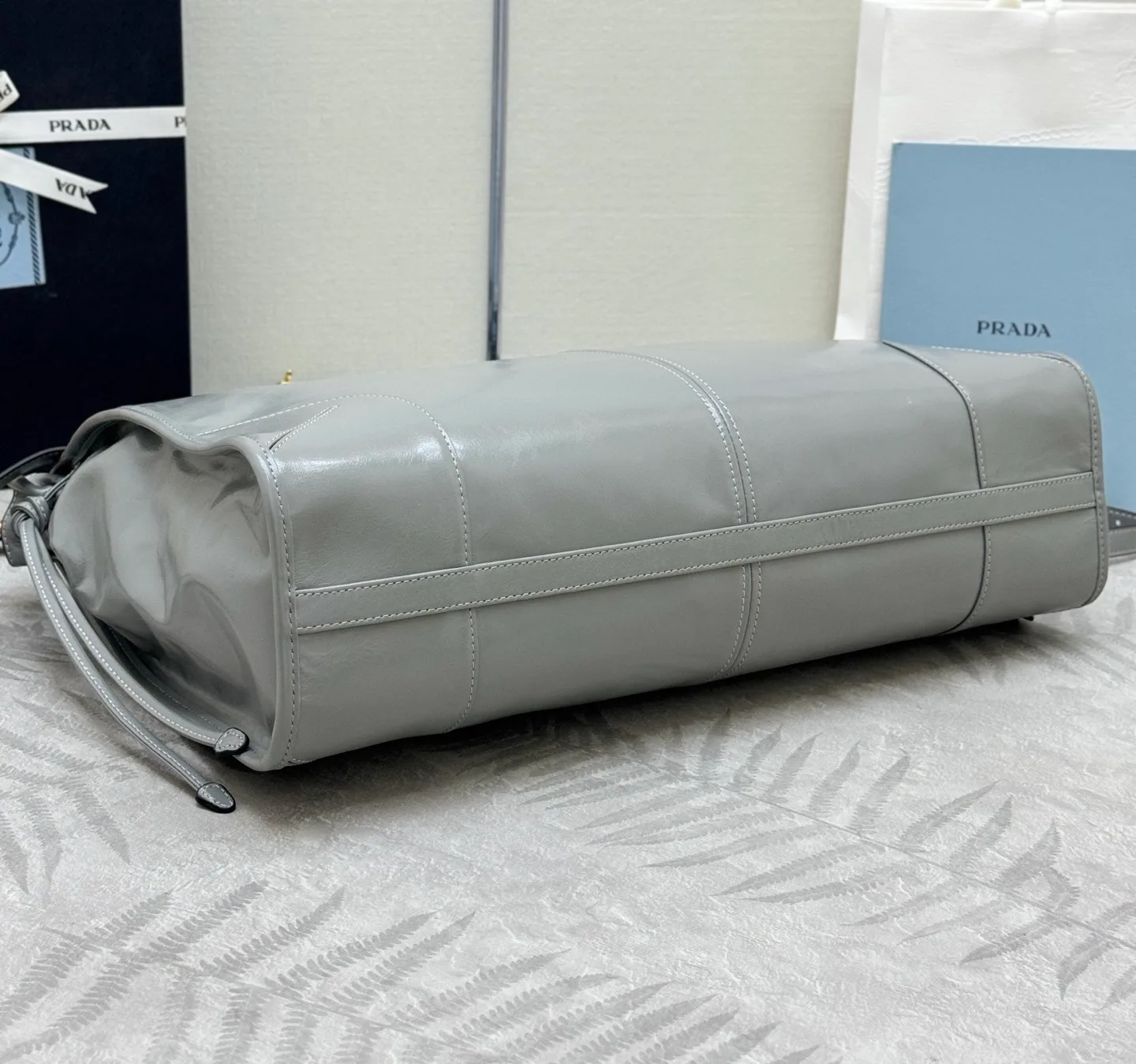Классические Сумки Женские Prada 11462558