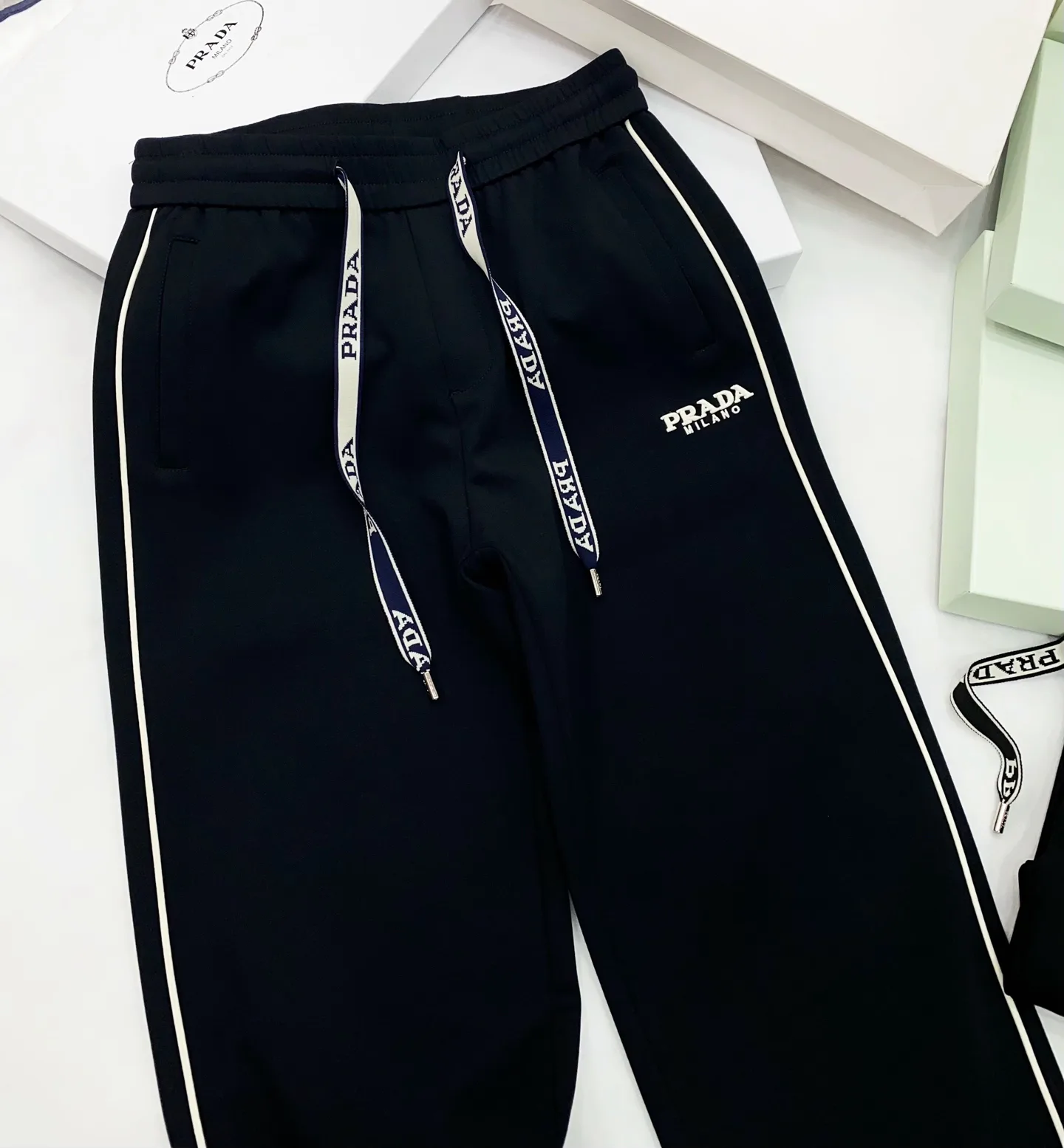 Брюки Мужские Prada 13441585
