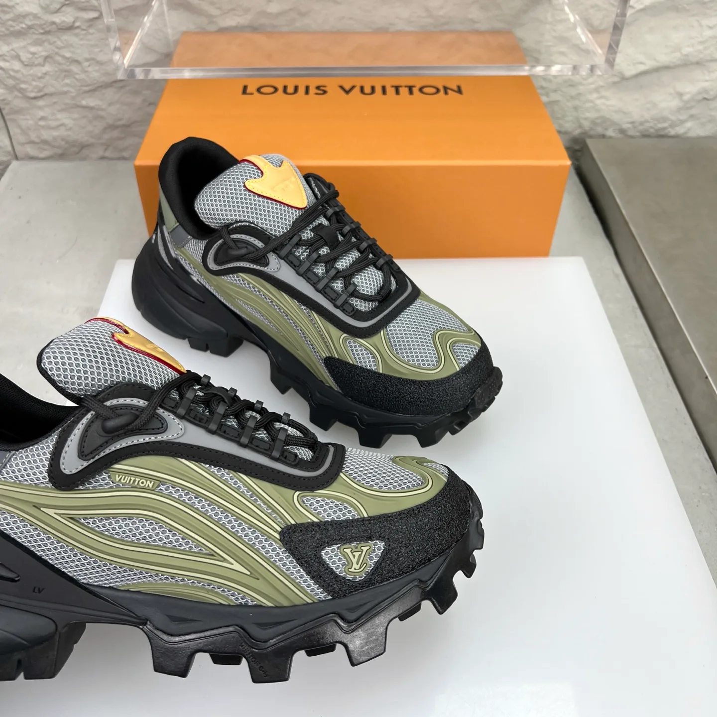 Кроссовки Мужские Louis Vuitton 11638101