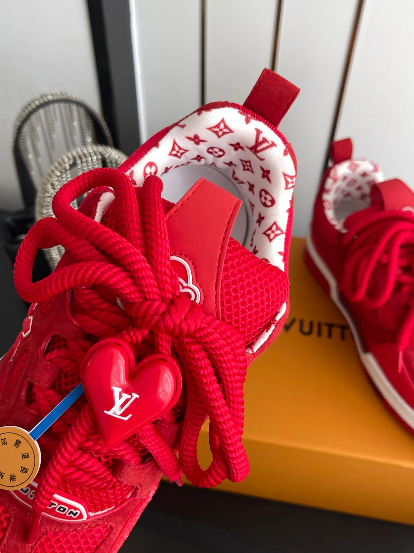 Кроссовки Женские Louis Vuitton 17554384