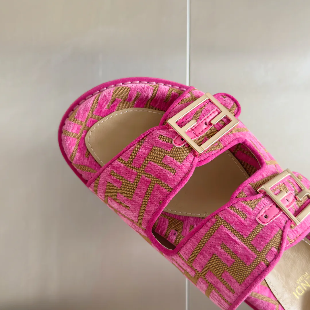 Шлепанцы Женские Fendi 34481