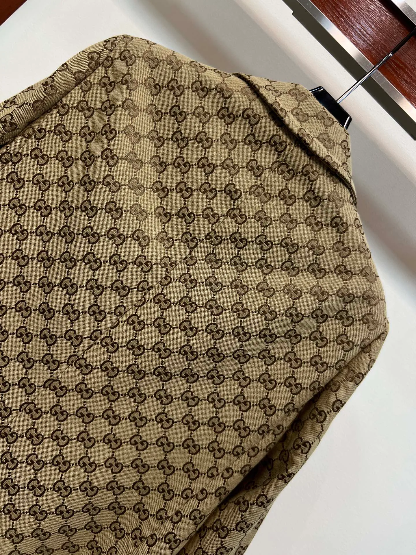 Пальто Женские Gucci 18407877