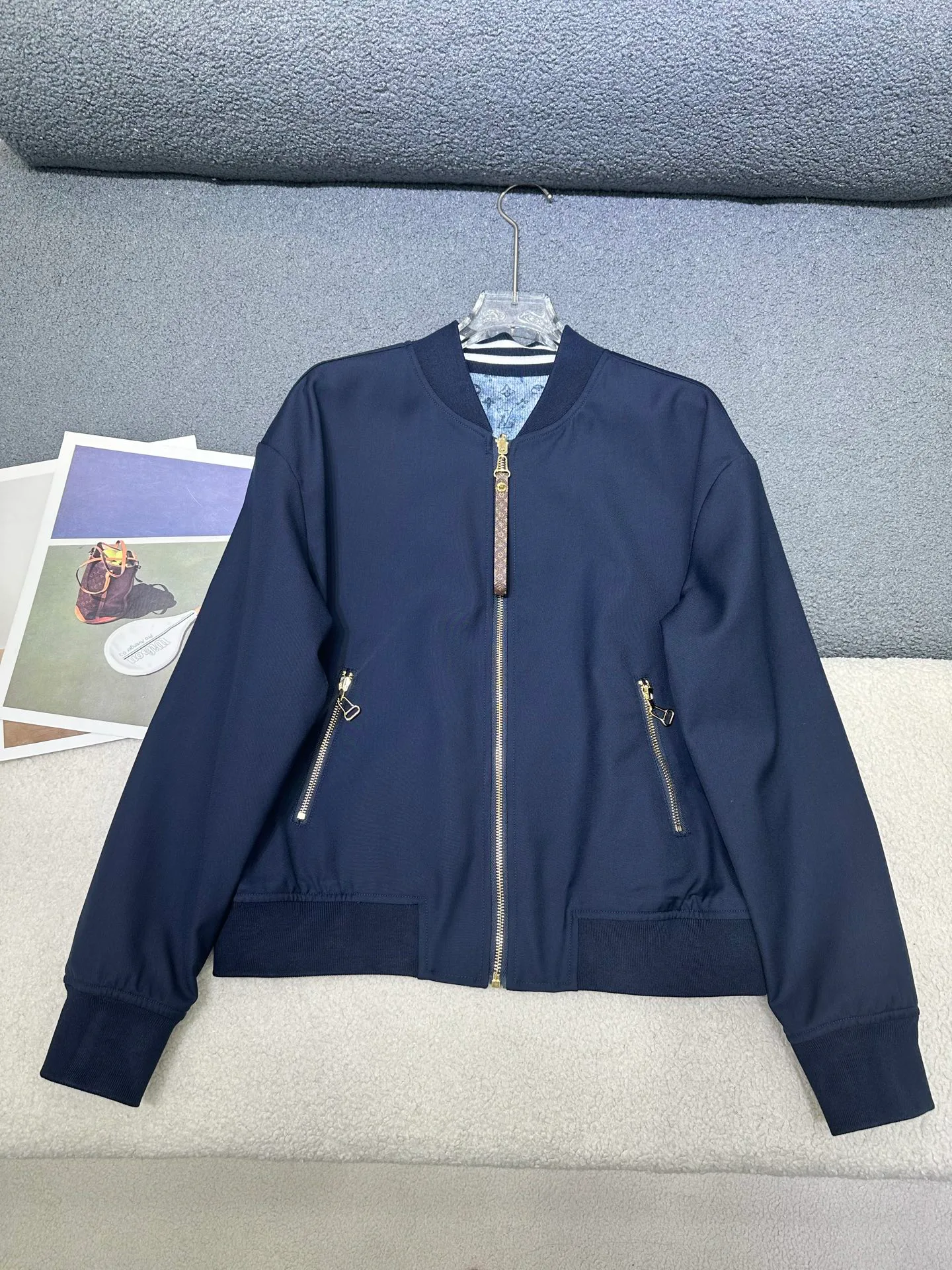 Куртки И Пуховики Женские Louis Vuitton 18396729