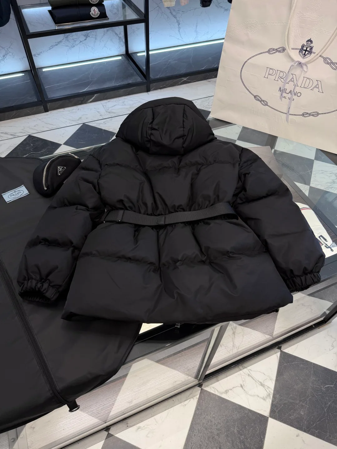 Куртки И Пуховики Женские Prada 17912486