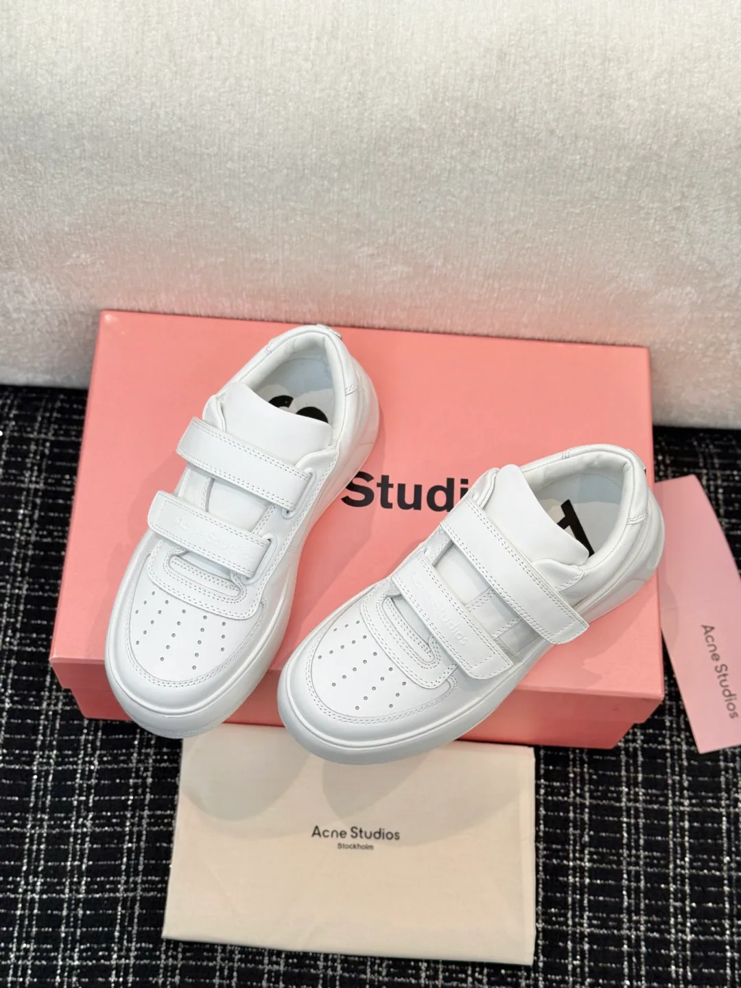 Кроссовки Женские Acne Studios 17978698