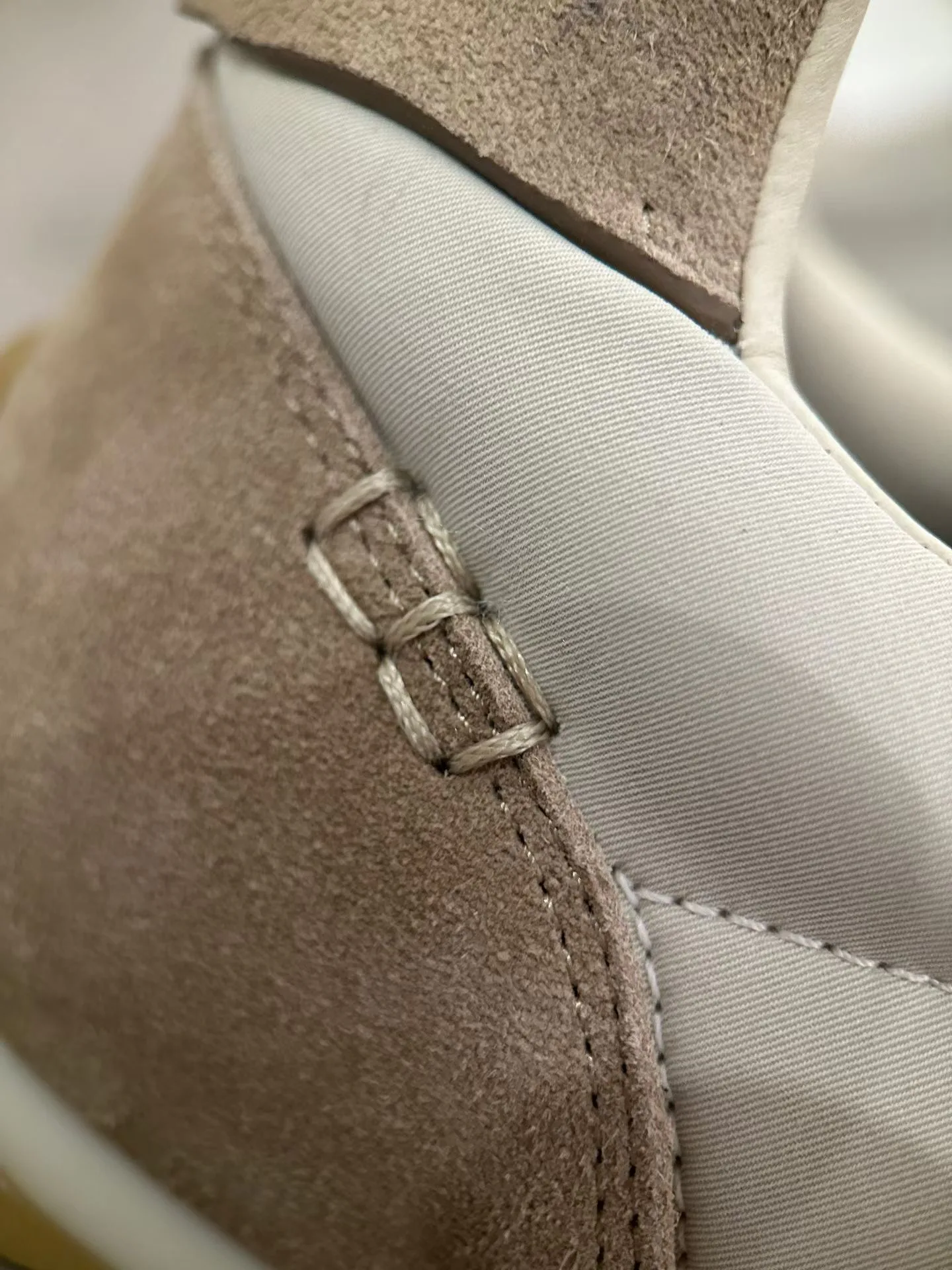 Кроссовки Женские Loro Piana 18267410