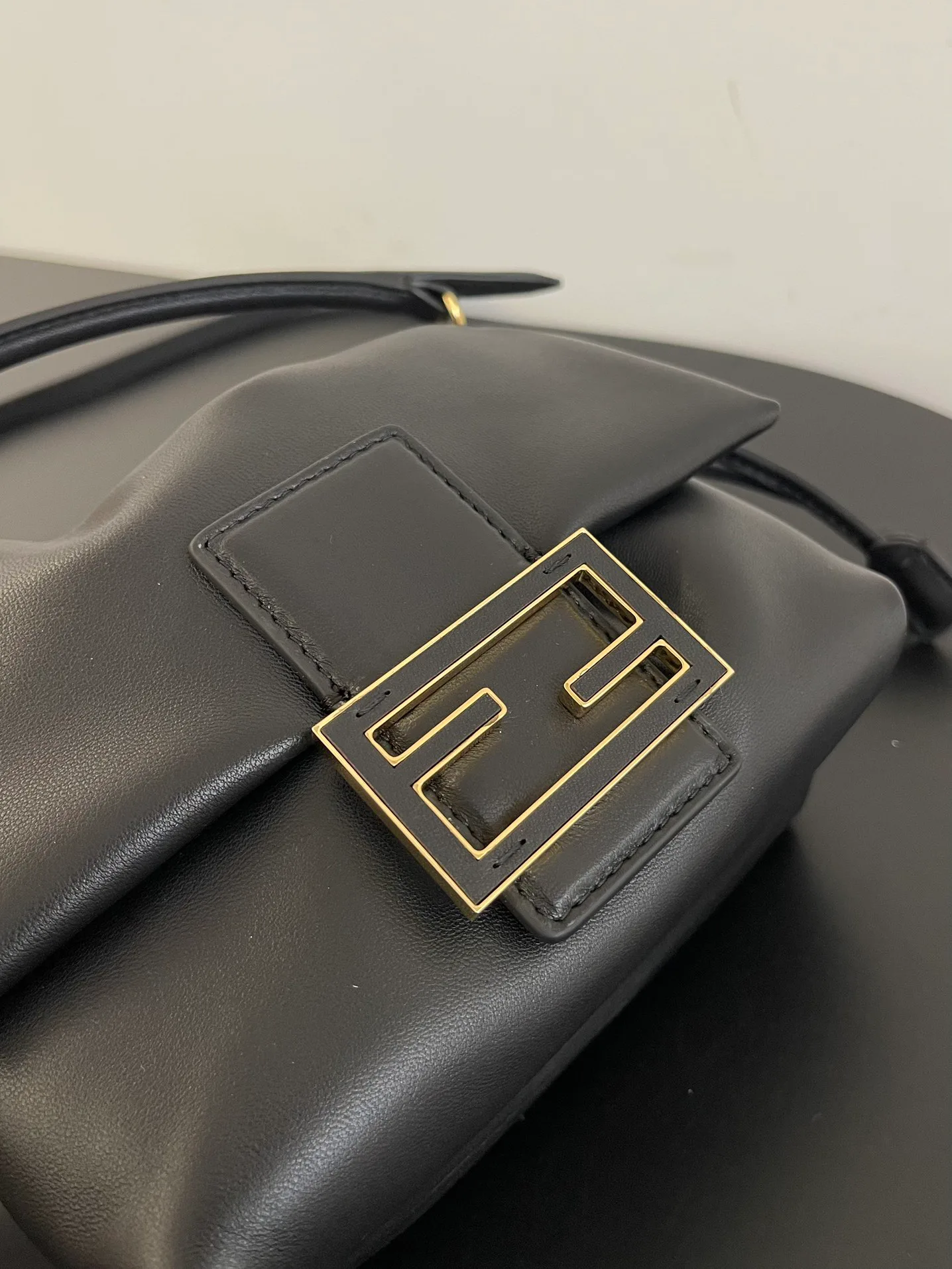 Классические Сумки Женские Fendi 13546210