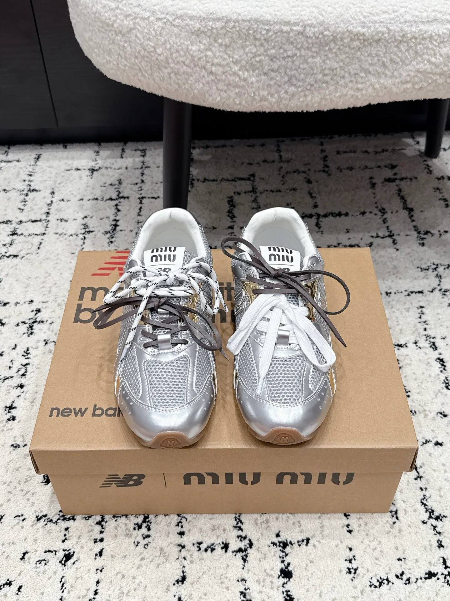 Кроссовки Женские Miu Miu 18409606