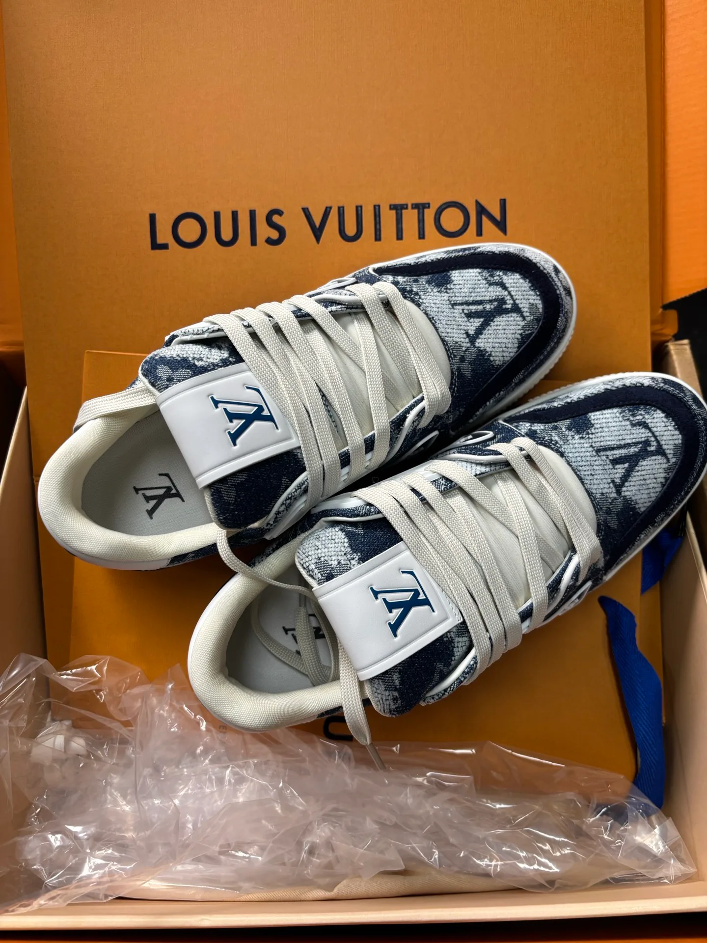 Кроссовки Мужские Louis Vuitton 18333621