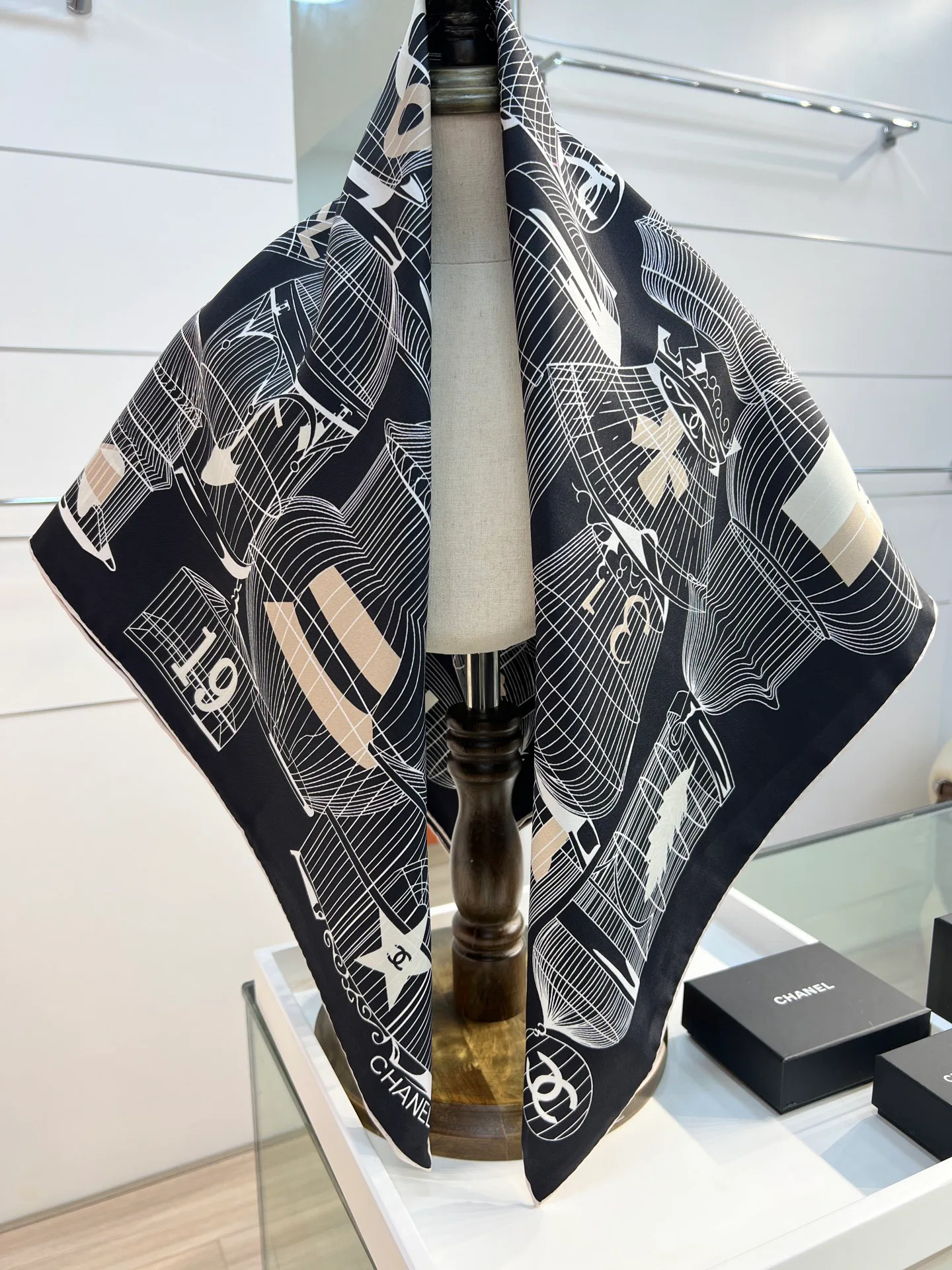 Шарфы Chanel 11664145