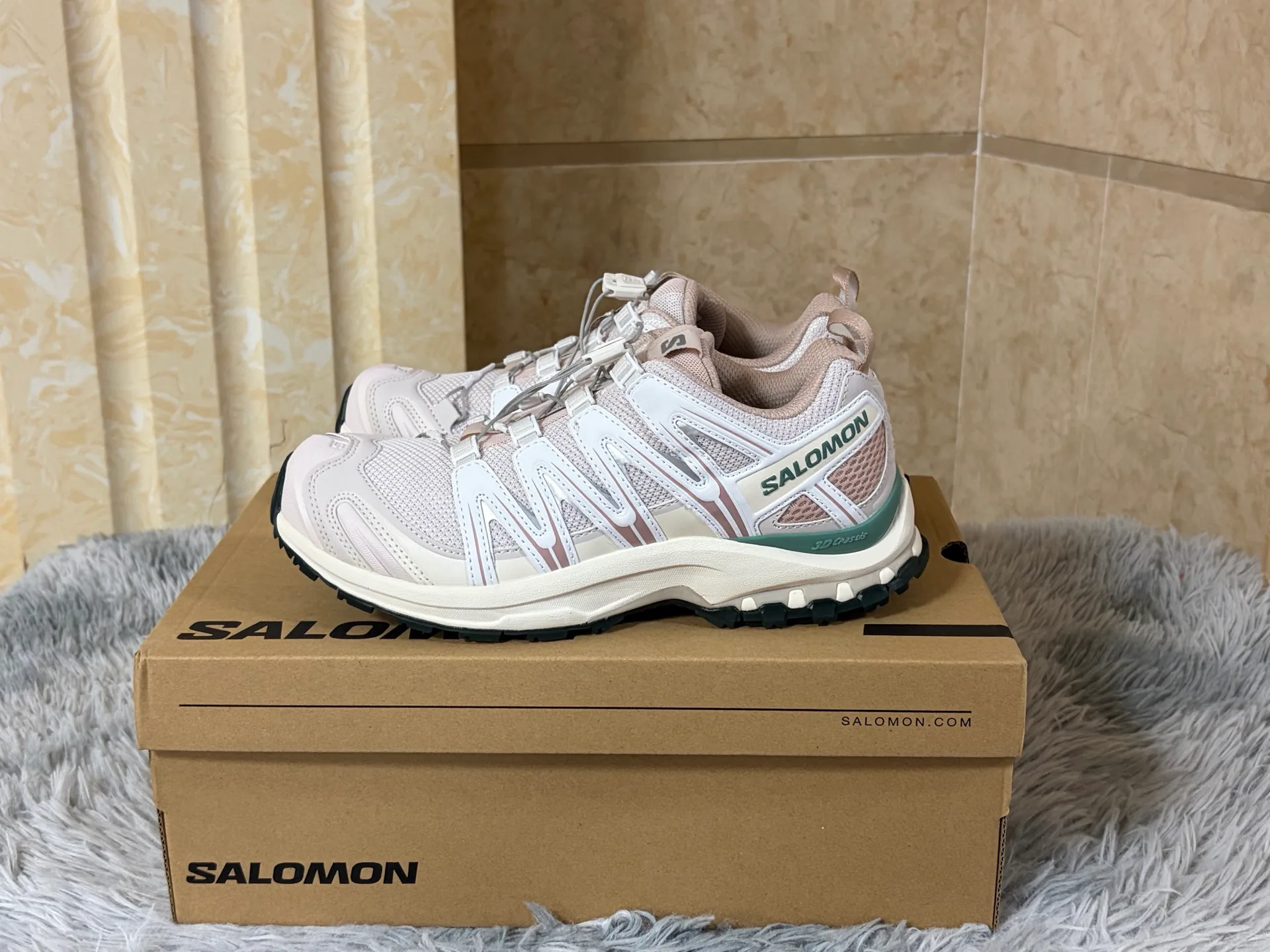 Кроссовки Женские Salomon 19708802