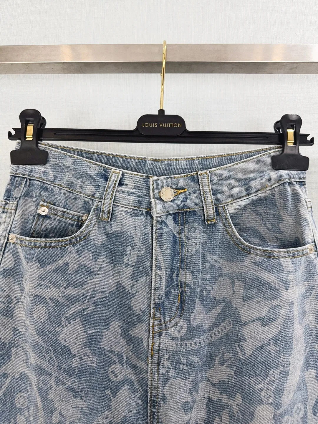 Джинсы Женские Louis Vuitton 11663697