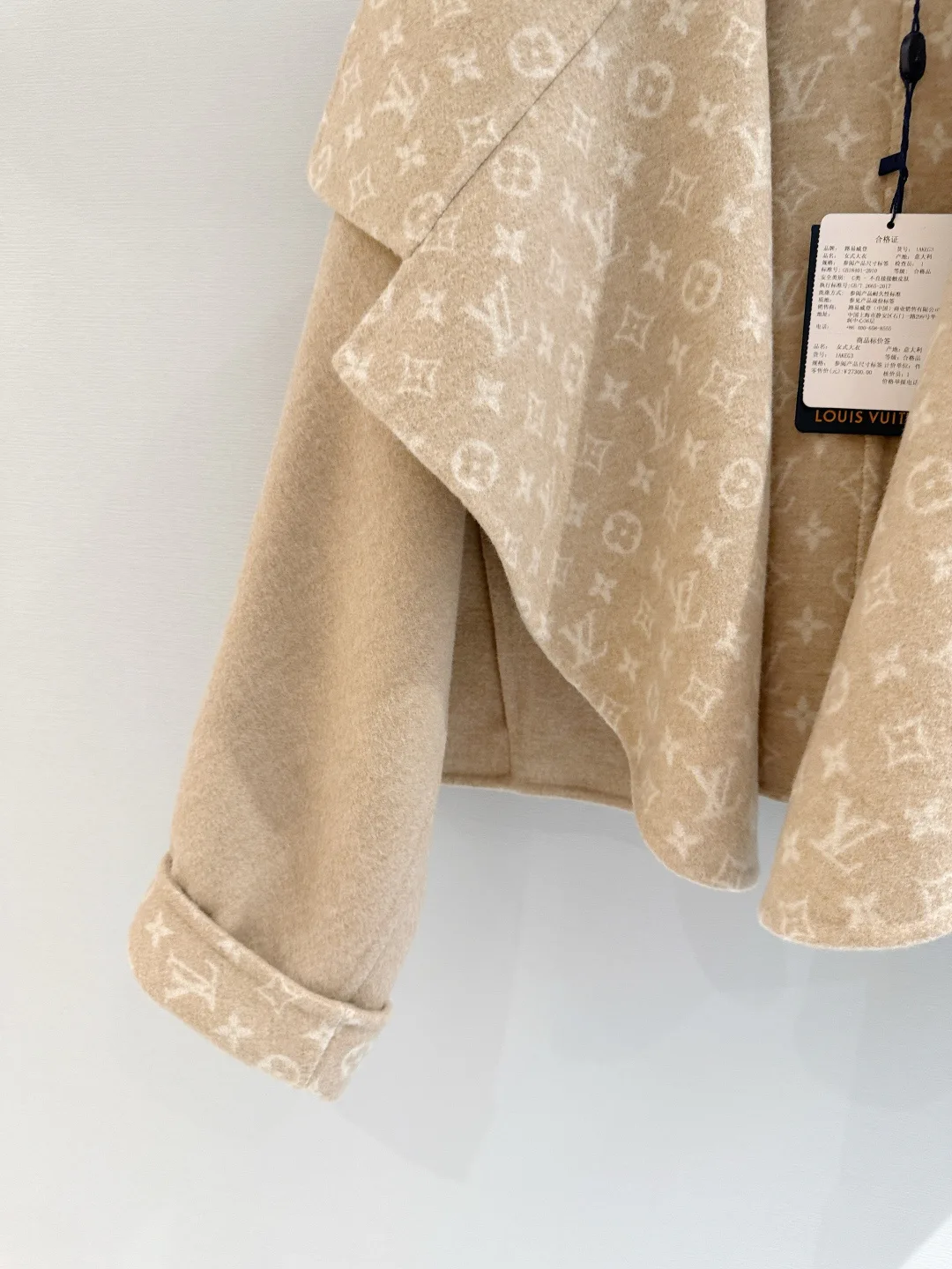 Пальто Женские Louis Vuitton 18585636