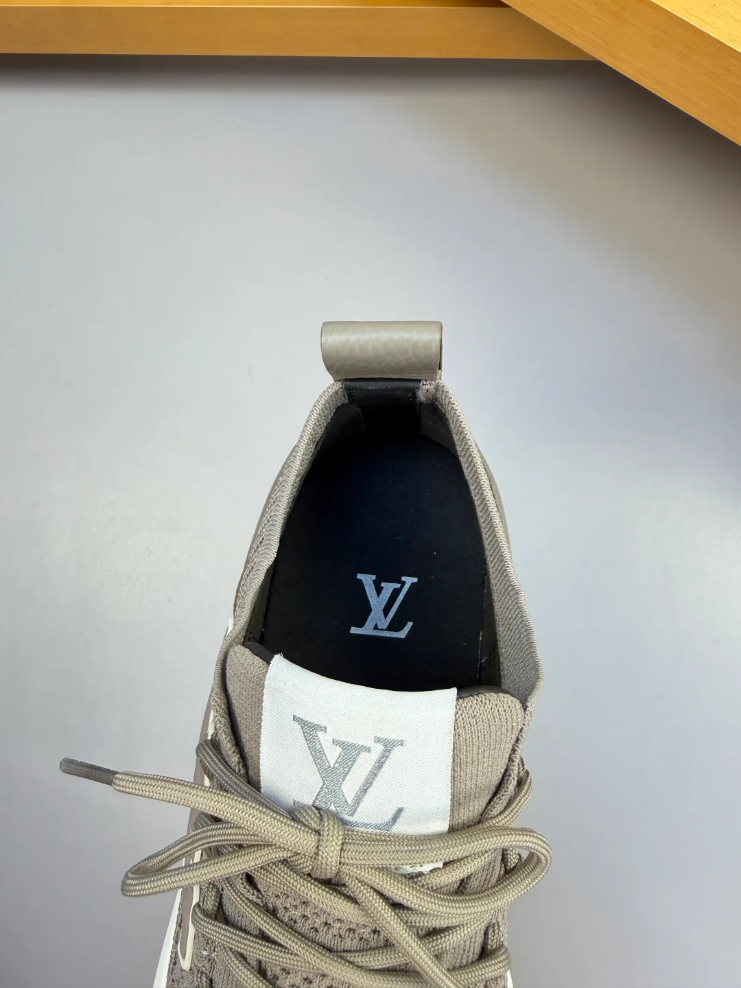 Кроссовки Мужские Louis Vuitton 18142542