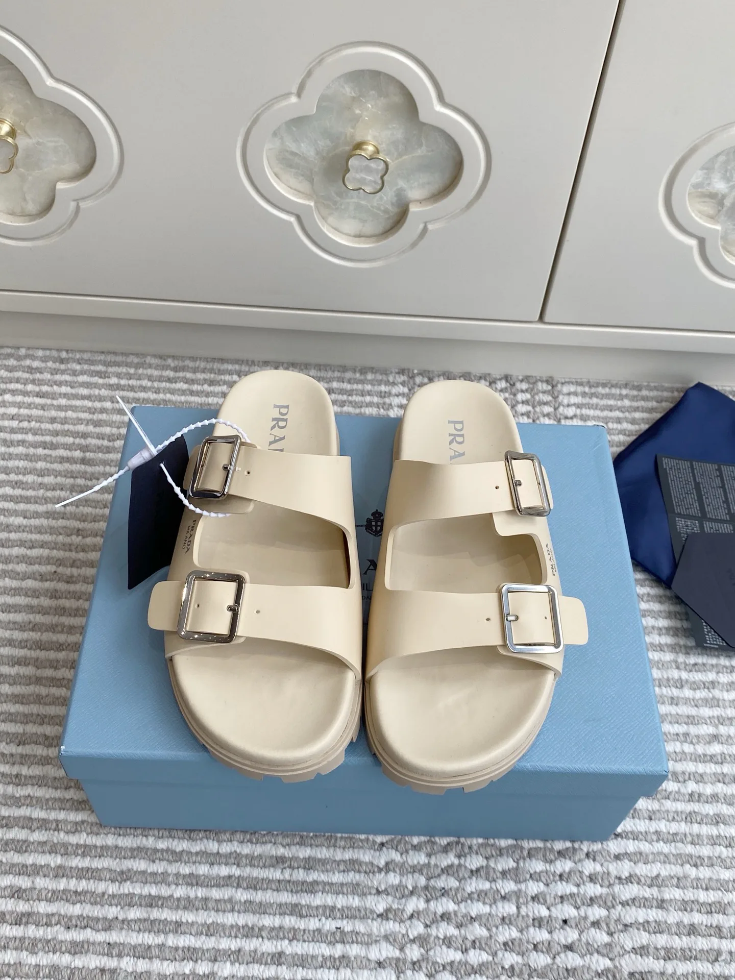 Сандалии Женские Prada 13268618