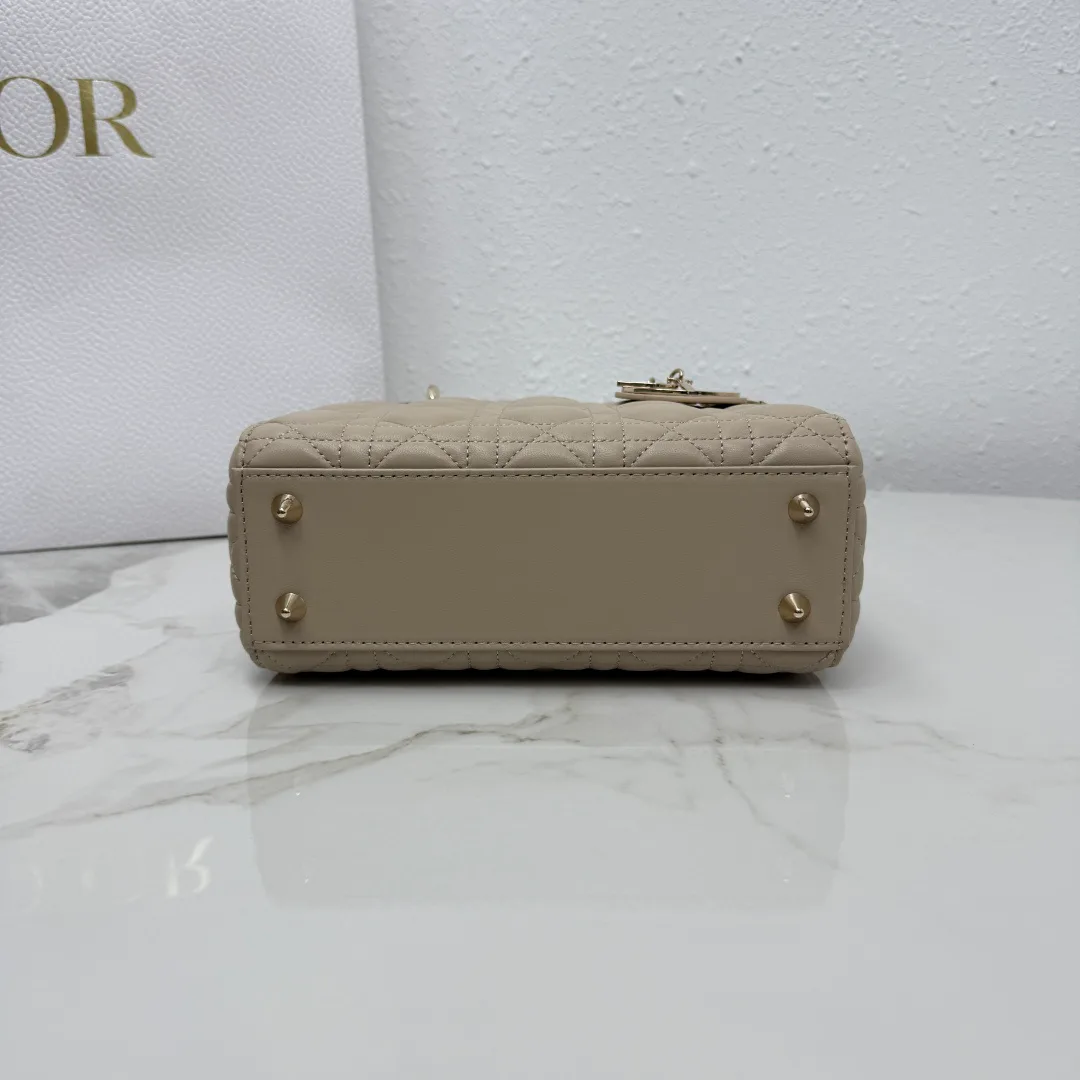 Классические Сумки Женские Christian Dior 17601413