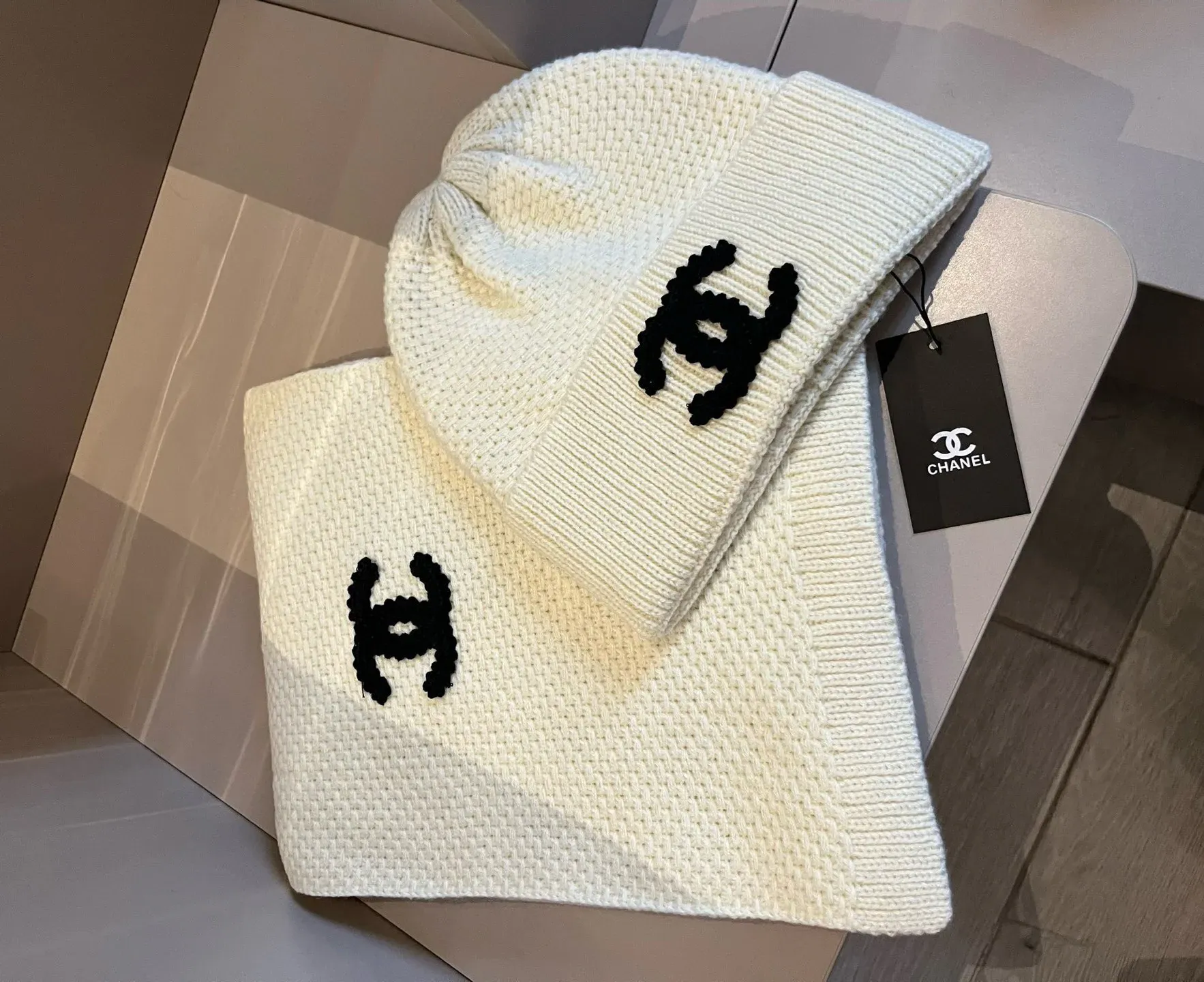 Головные Уборы Chanel 663342