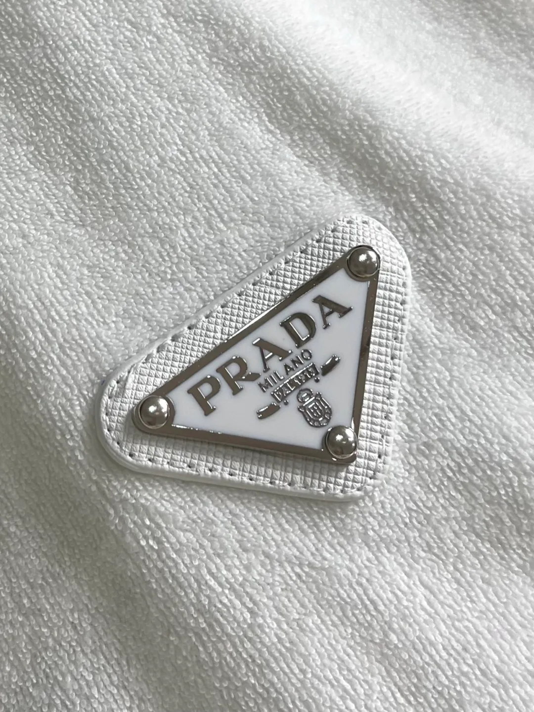 Футболки Женские Prada 18191308