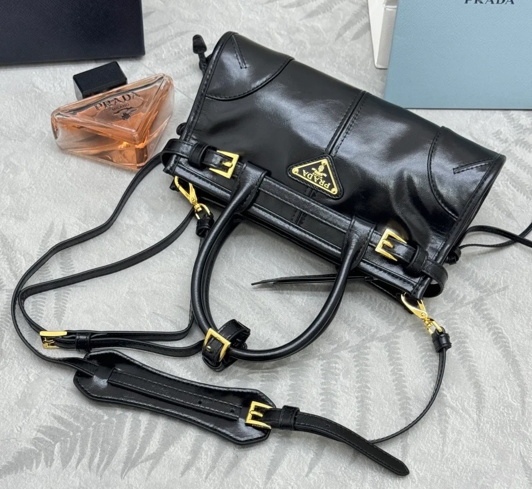 Классические Сумки Женские Prada 11682146