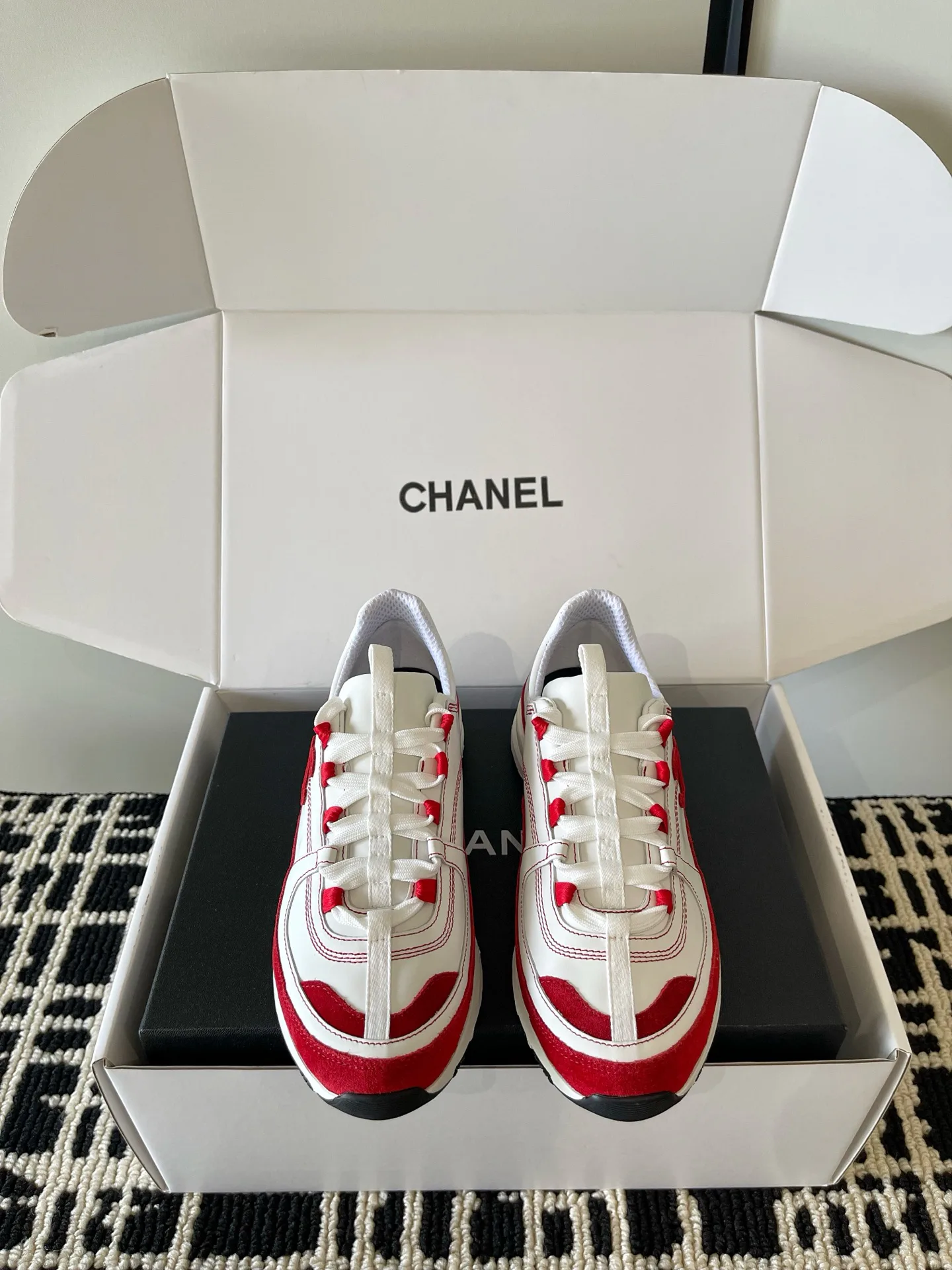 Кроссовки Женские Chanel 18283700