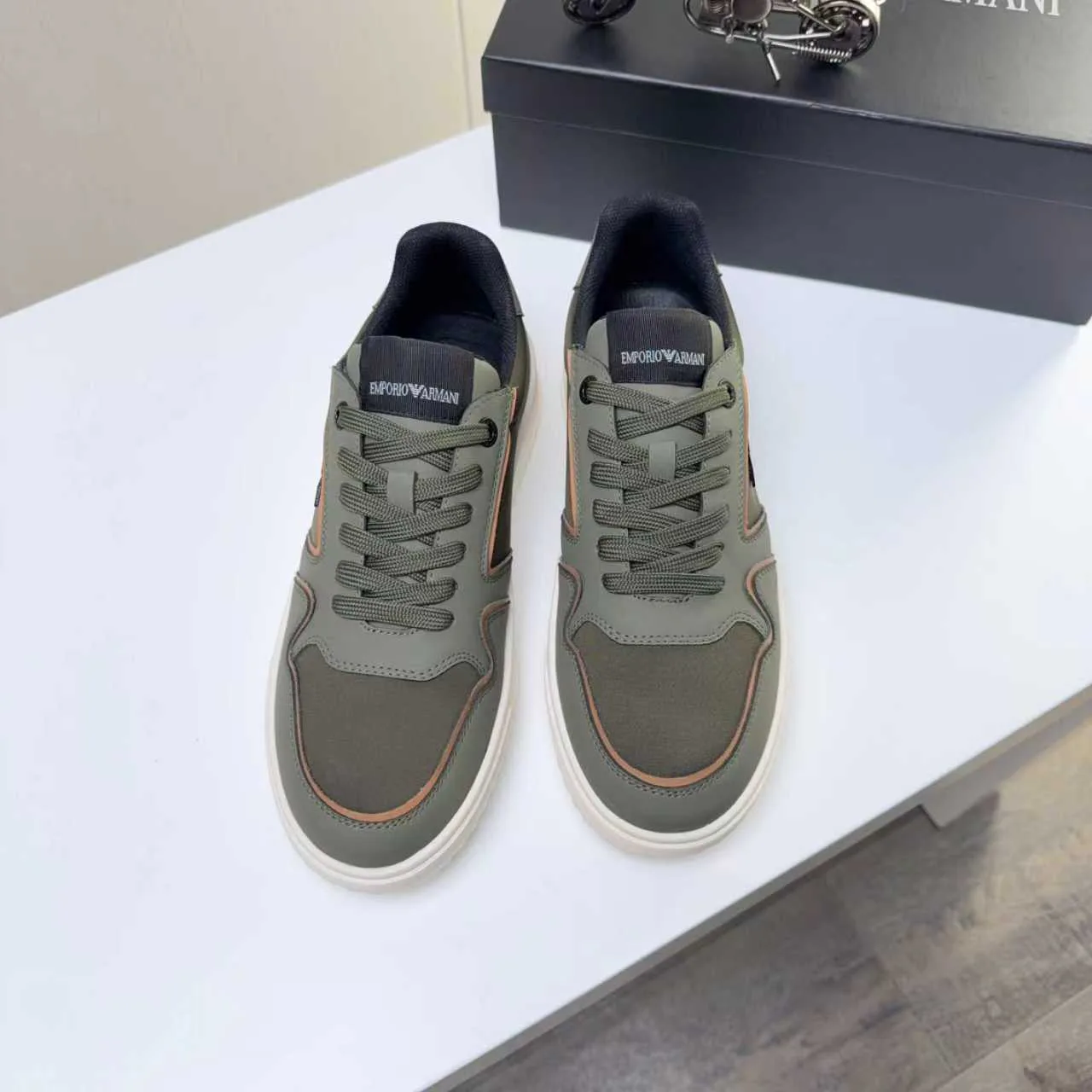 Кроссовки Мужские Armani 16978194