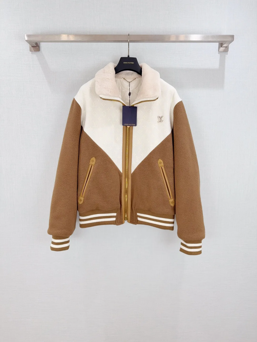 Куртки И Пуховики Женские Louis Vuitton 434410