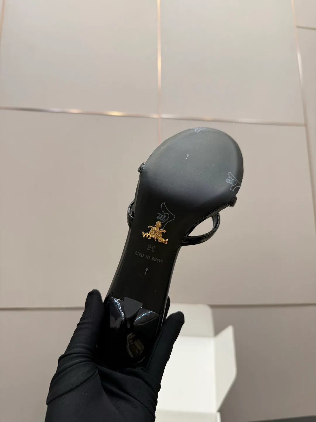 Босоножки Женские Prada 16960886