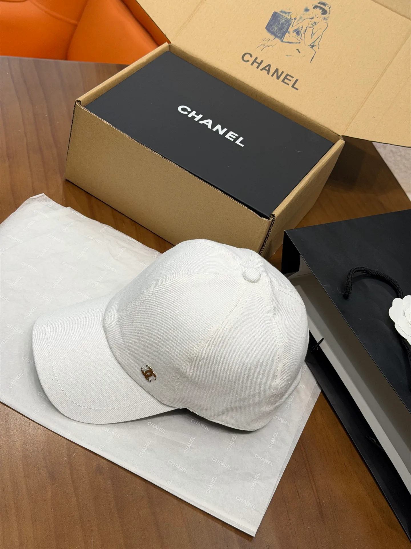 Головные Уборы Chanel 12697398