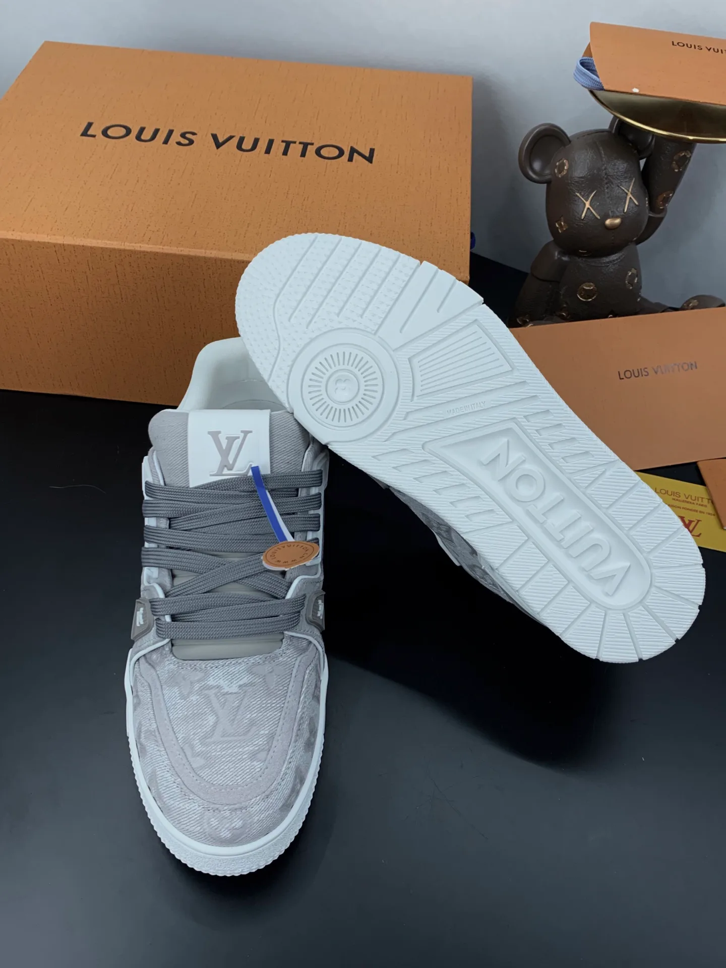 Кроссовки Женские Louis Vuitton 17545276
