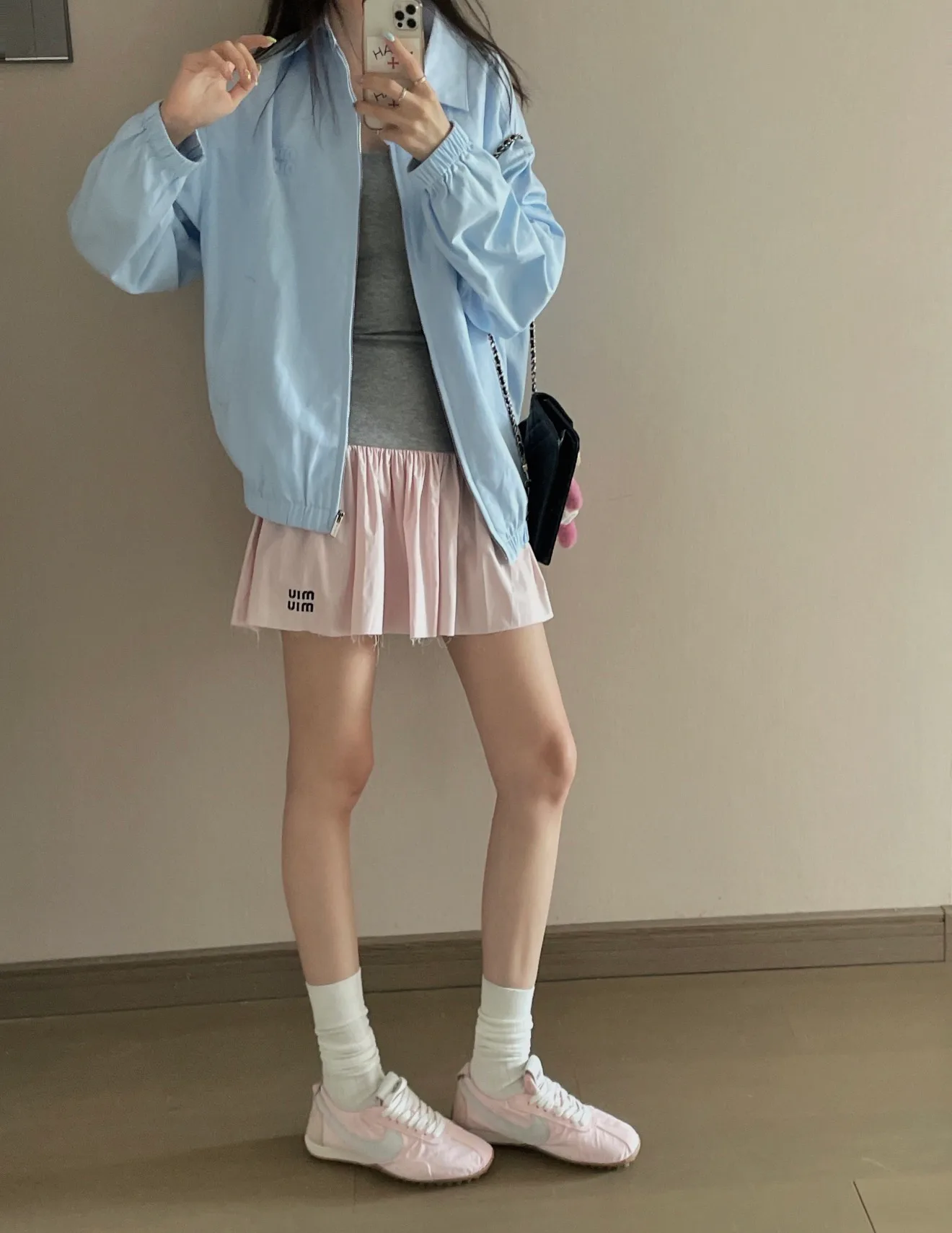Куртки И Пуховики Женские Miu Miu 17606581