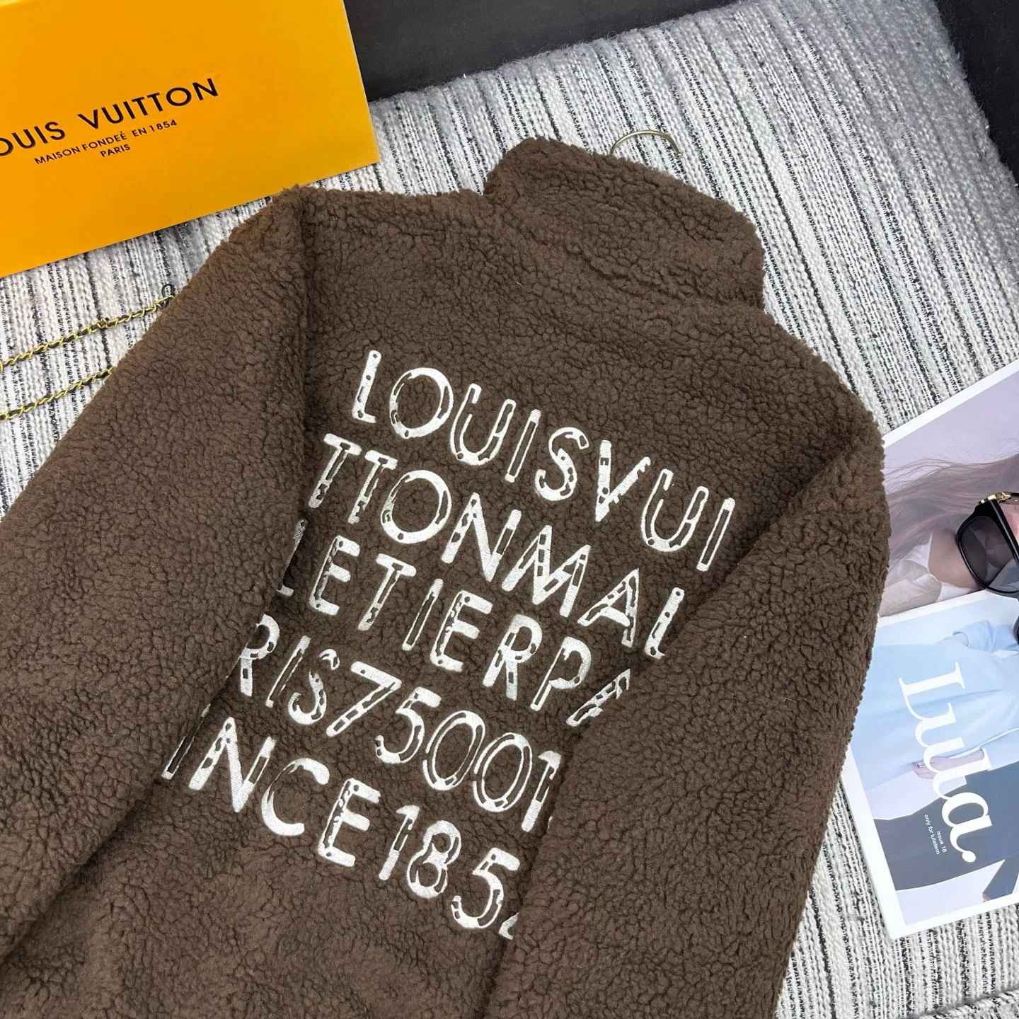 Куртки И Пуховики Женские Louis Vuitton 1586791