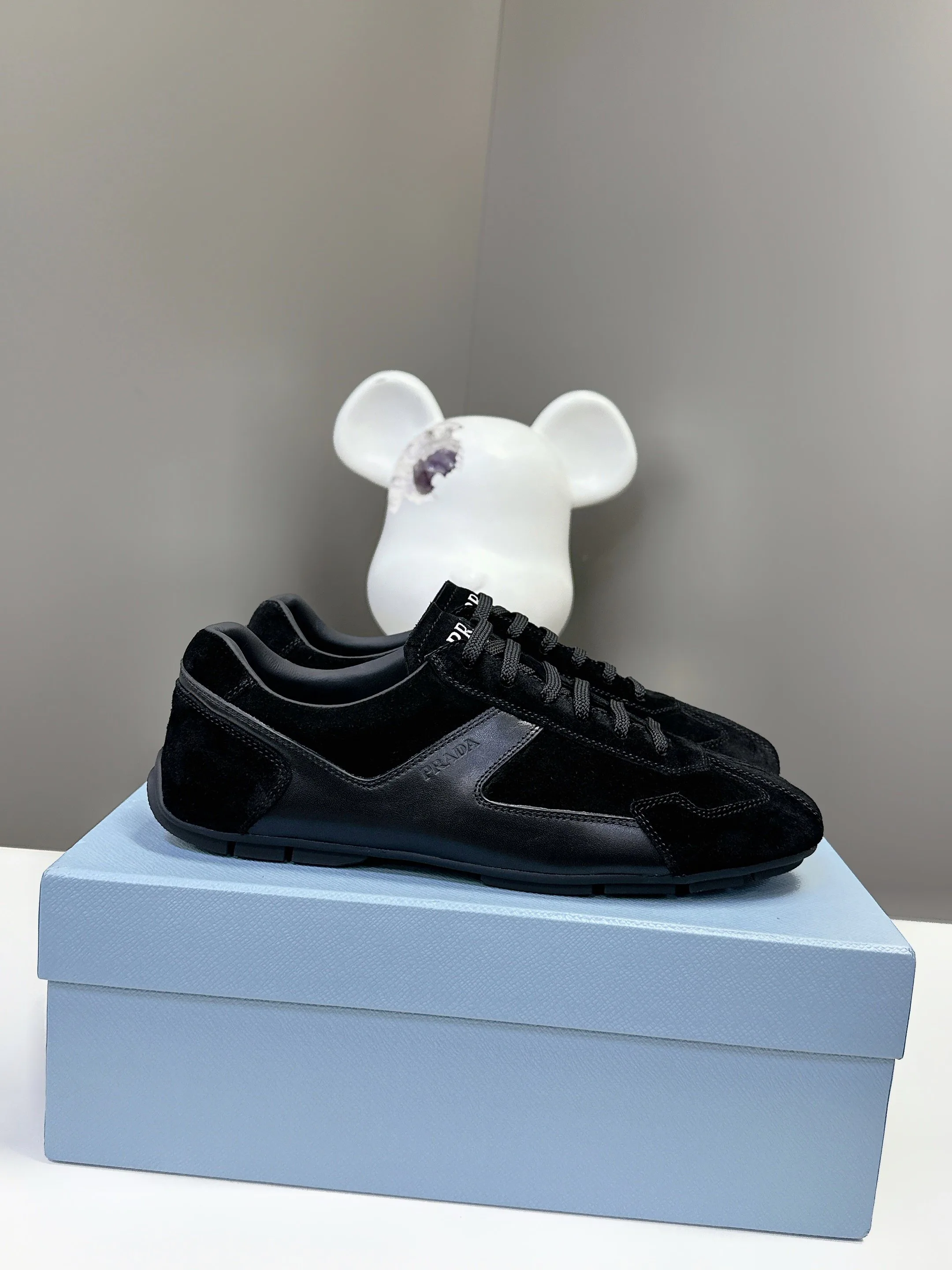 Кроссовки Женские Prada 17803518
