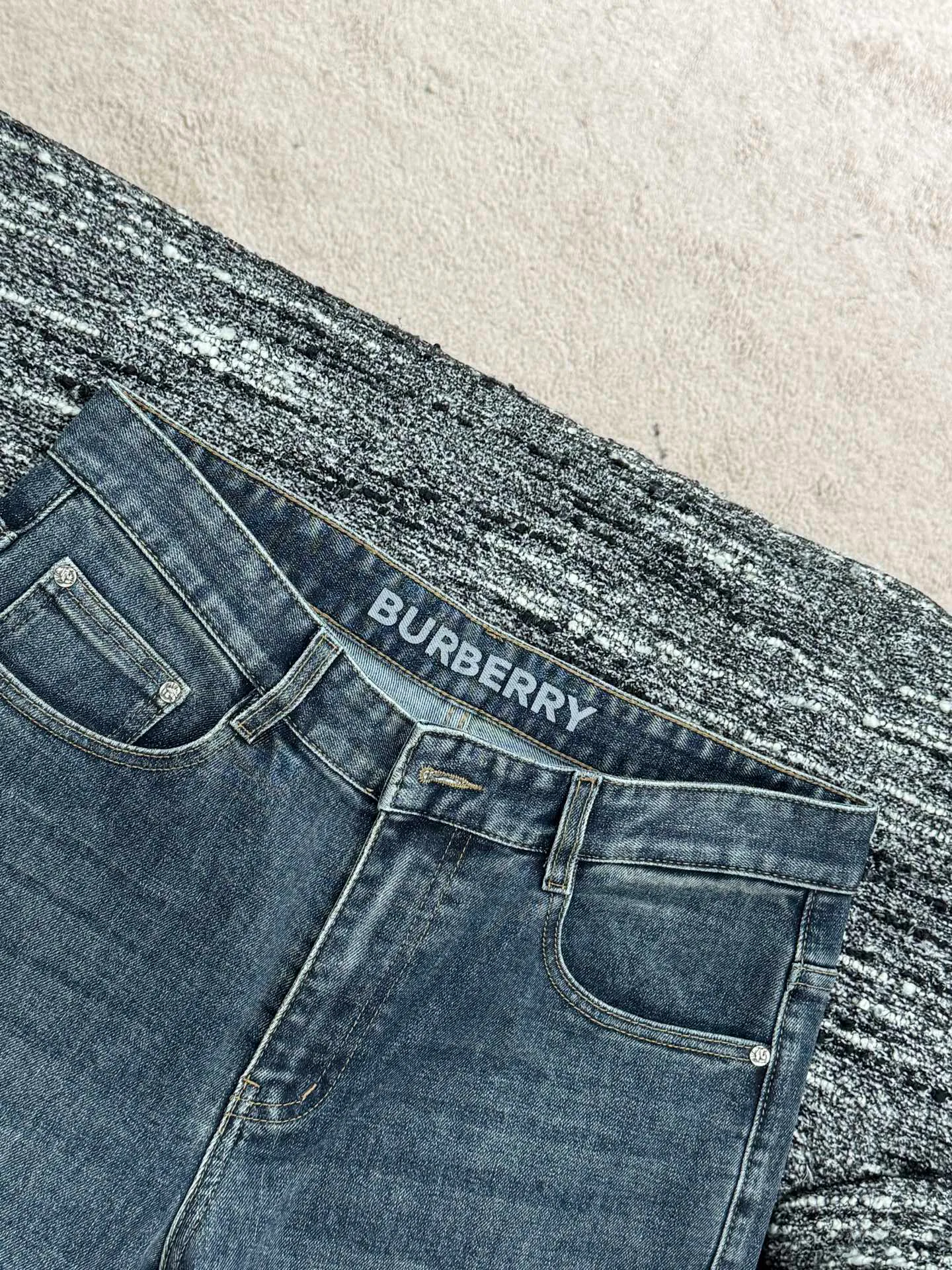 Джинсы Мужские Burberry 18084116