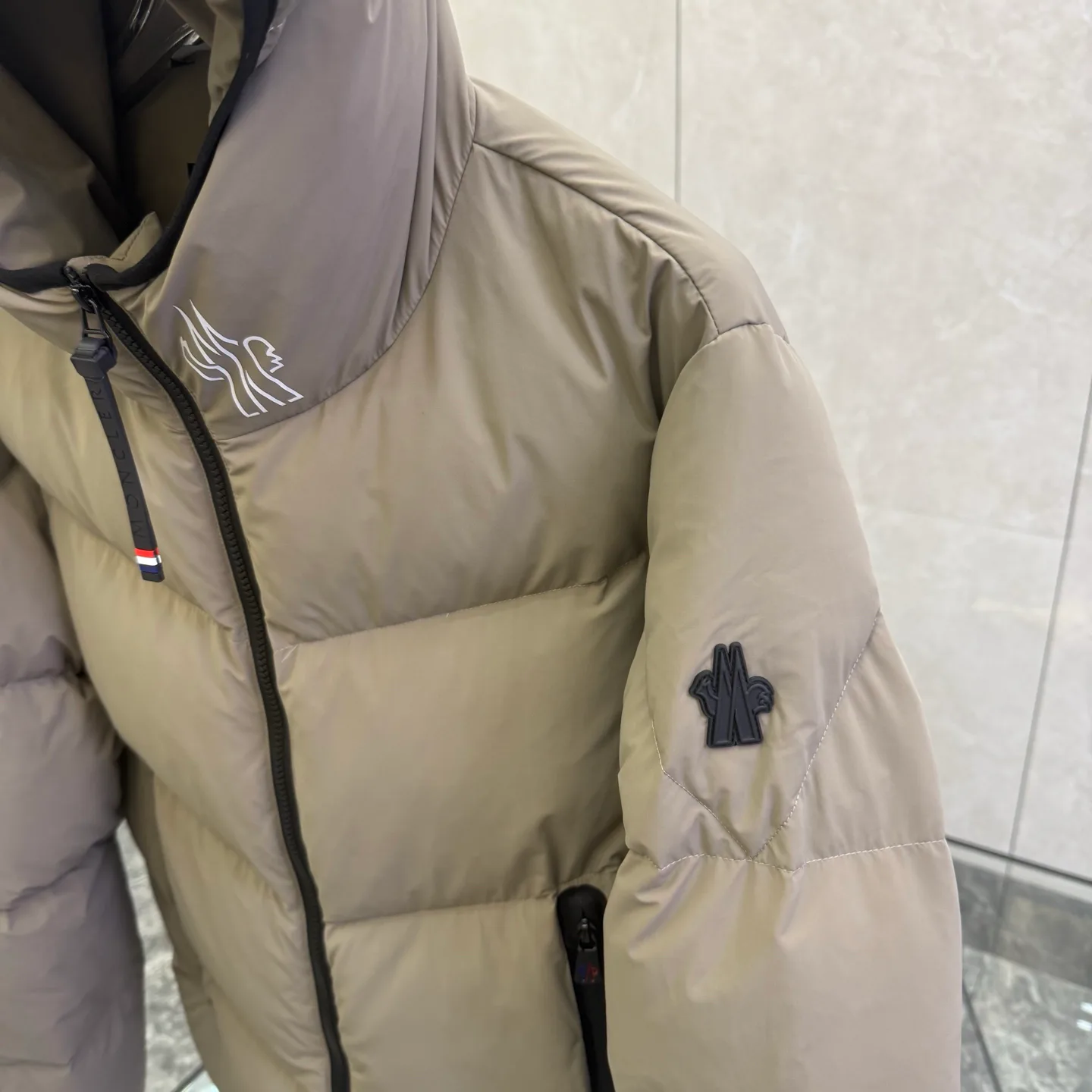 Куртки И Пуховики Женские Moncler 18615028