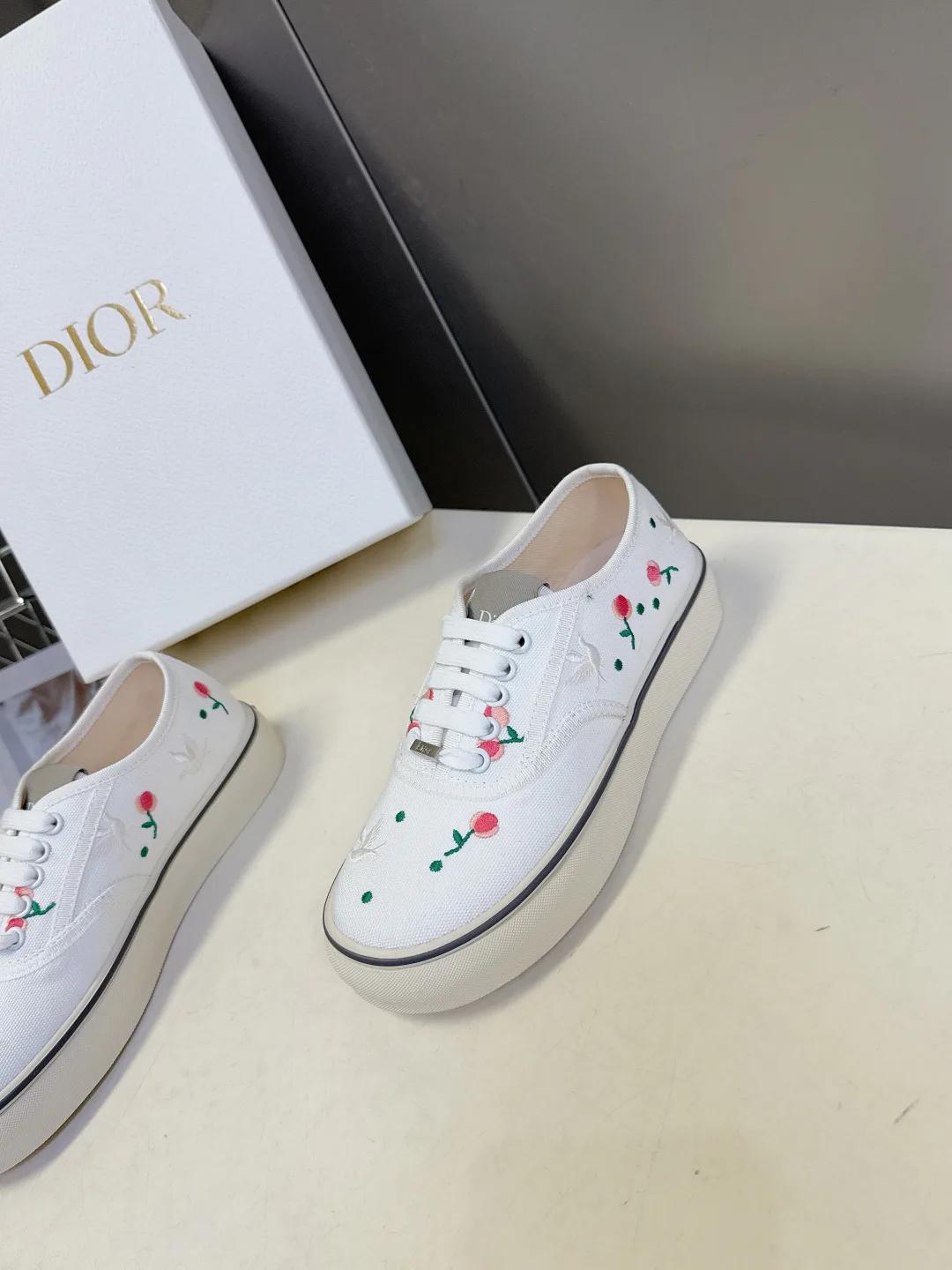 Кроссовки Женские Christian Dior 11239892