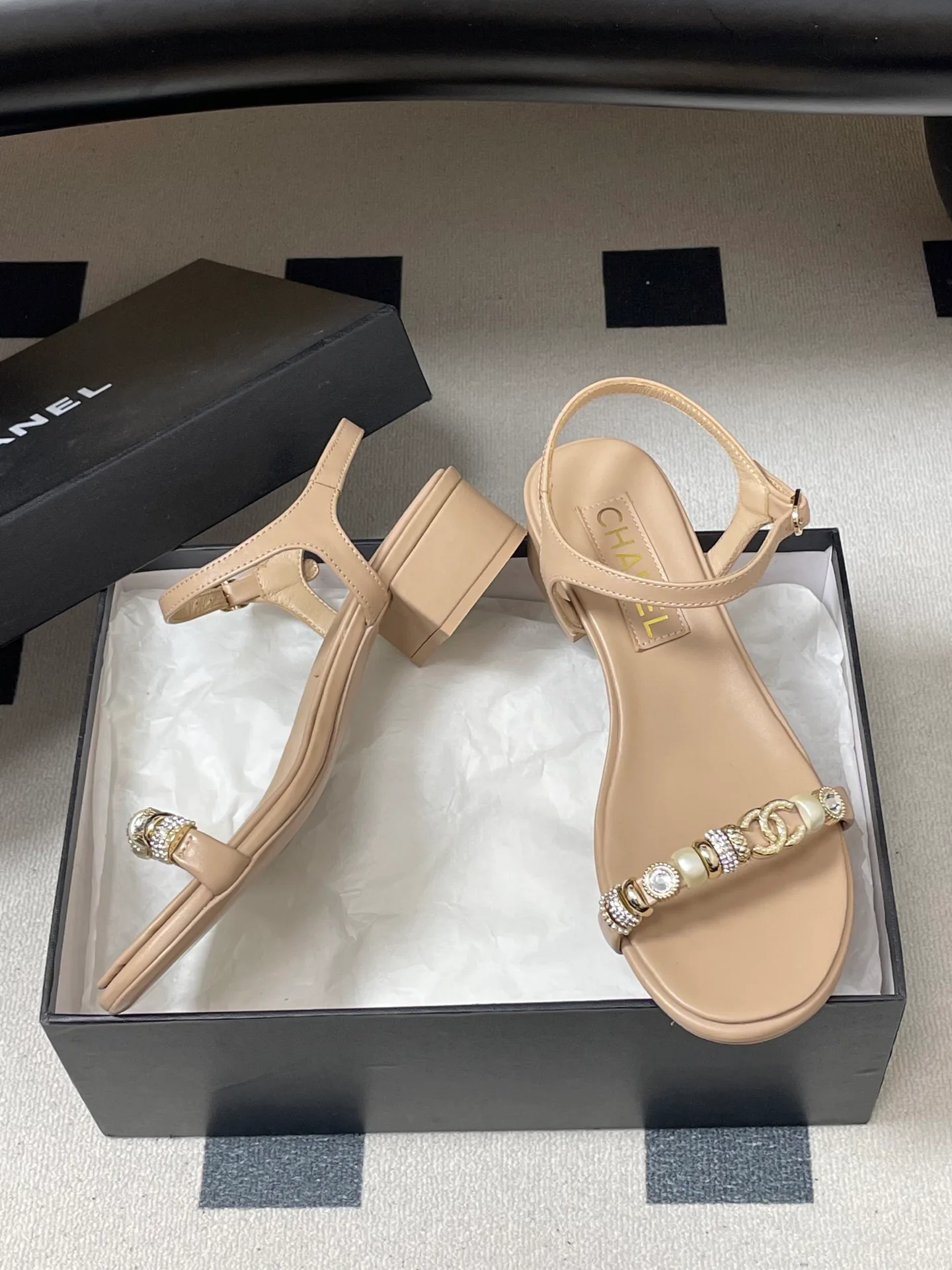 Босоножки Женские Chanel 11682239