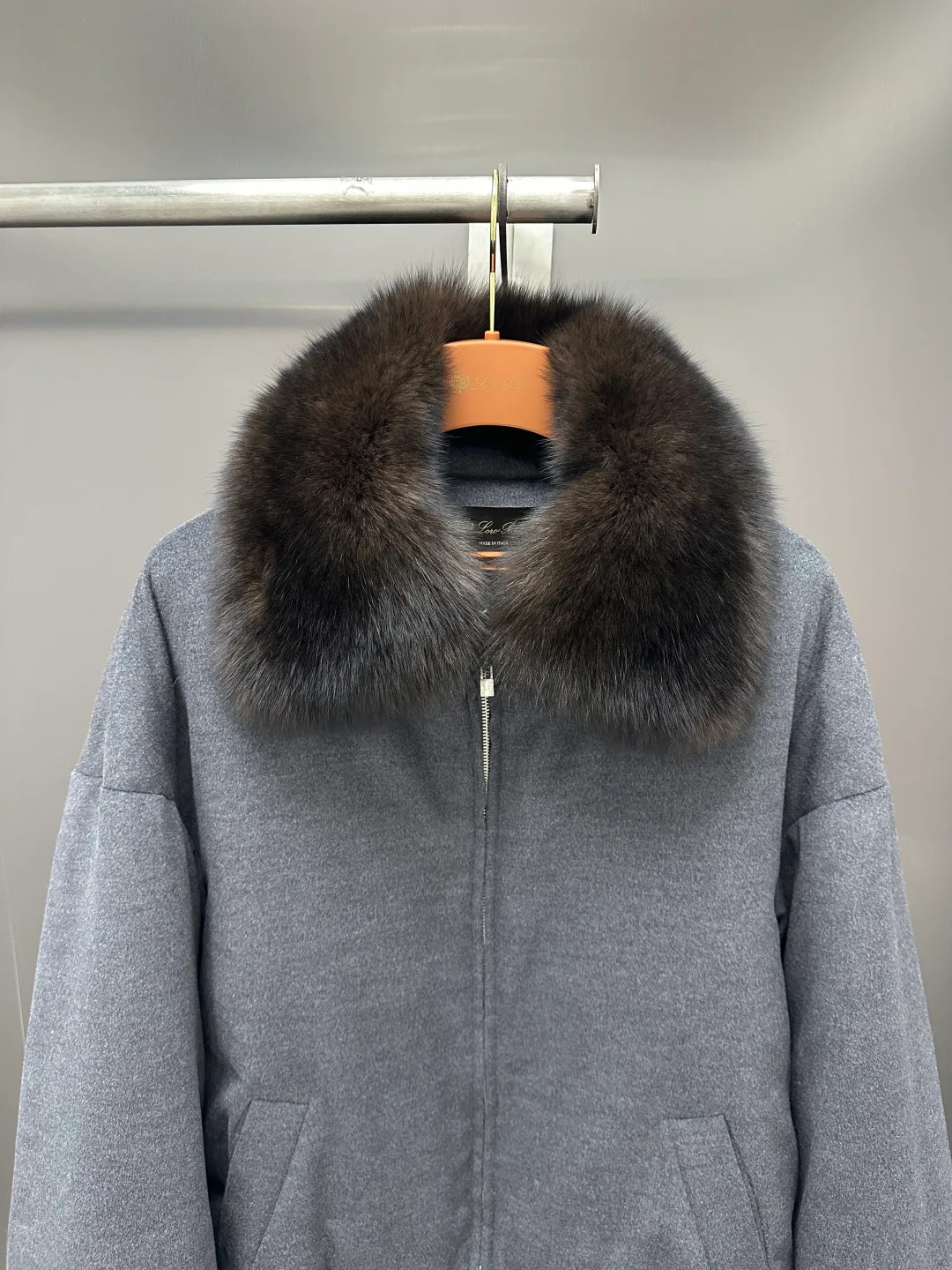 Куртки И Пуховики Женские Loro Piana 18702449