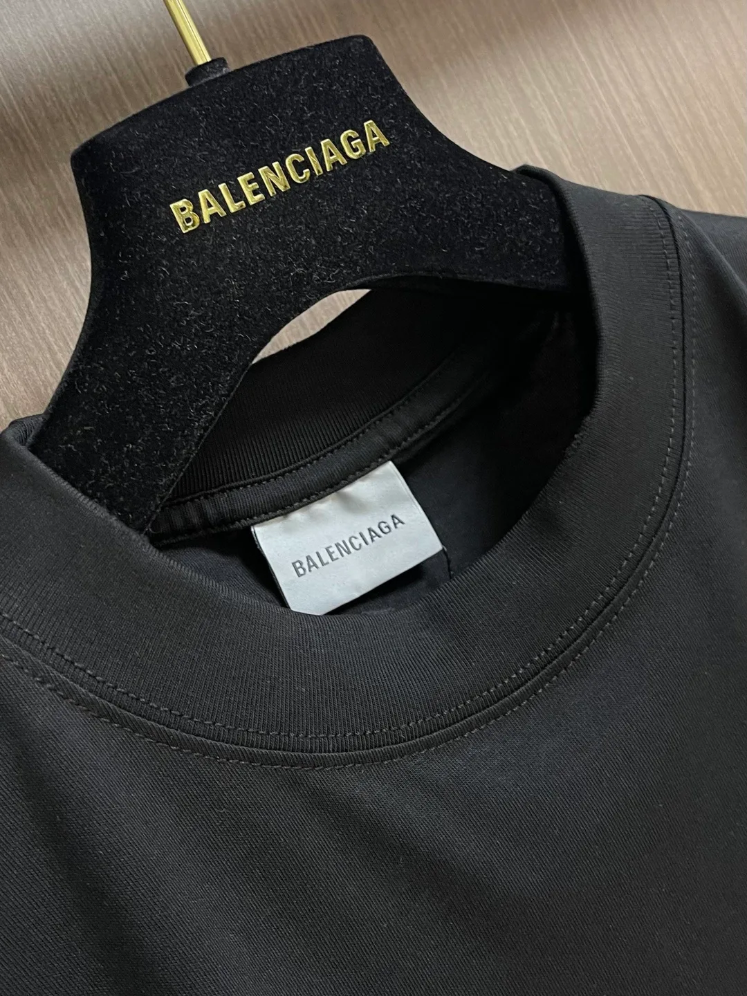 Футболки Женские Balenciaga 18191327