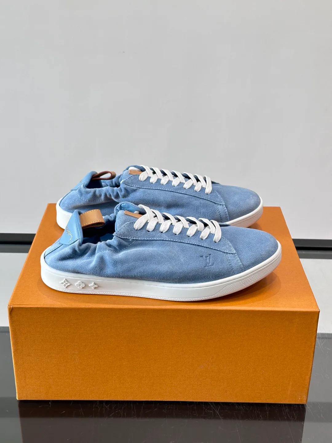 Кроссовки Мужские Louis Vuitton 18263699