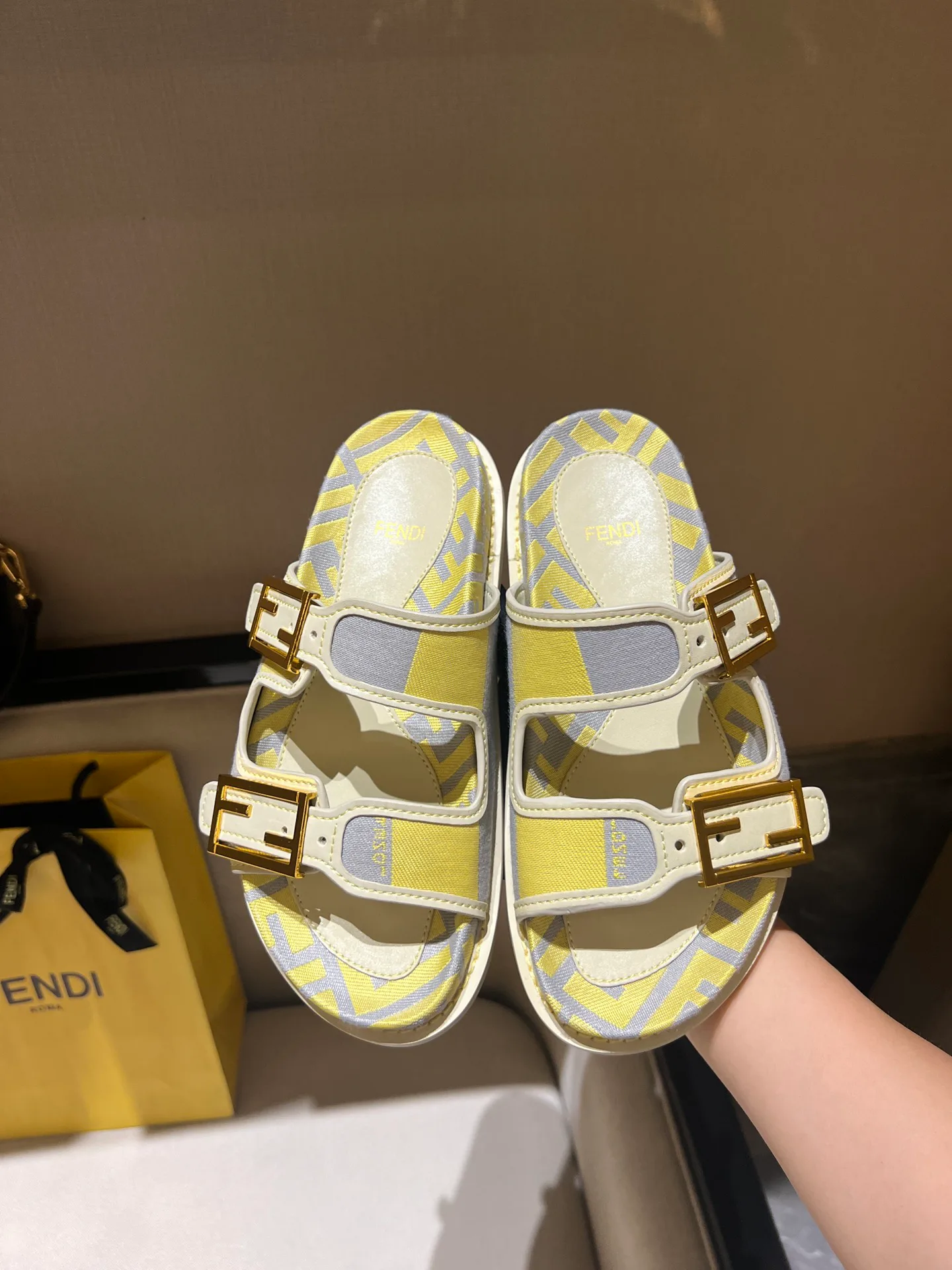 Босоножки Женские Fendi