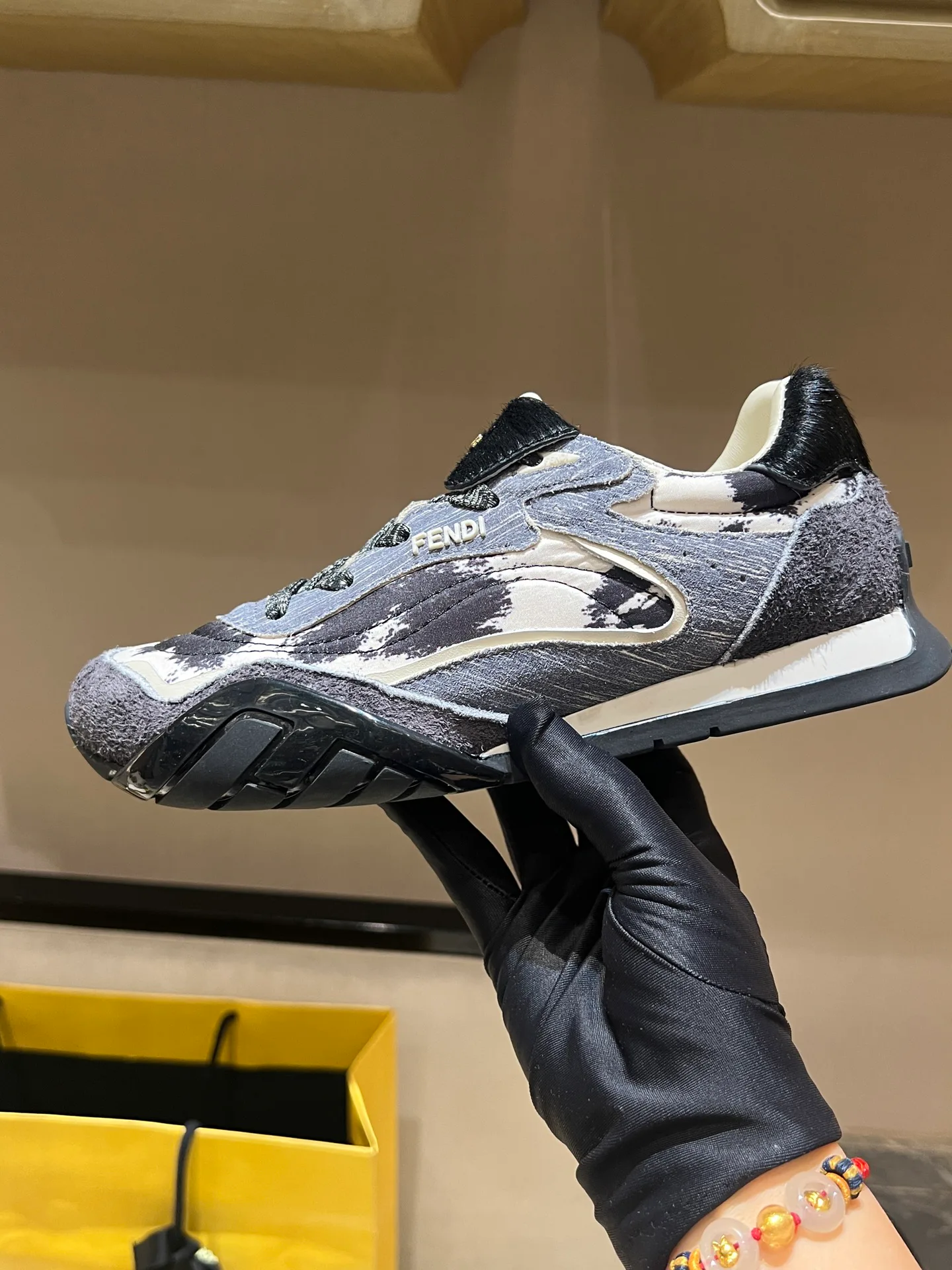 Кроссовки Женские Fendi 525942