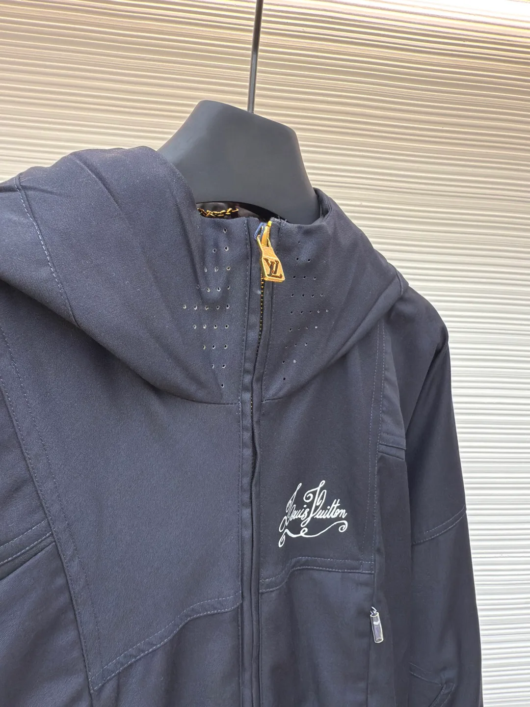 Куртки И Пуховики Женские Louis Vuitton 118657