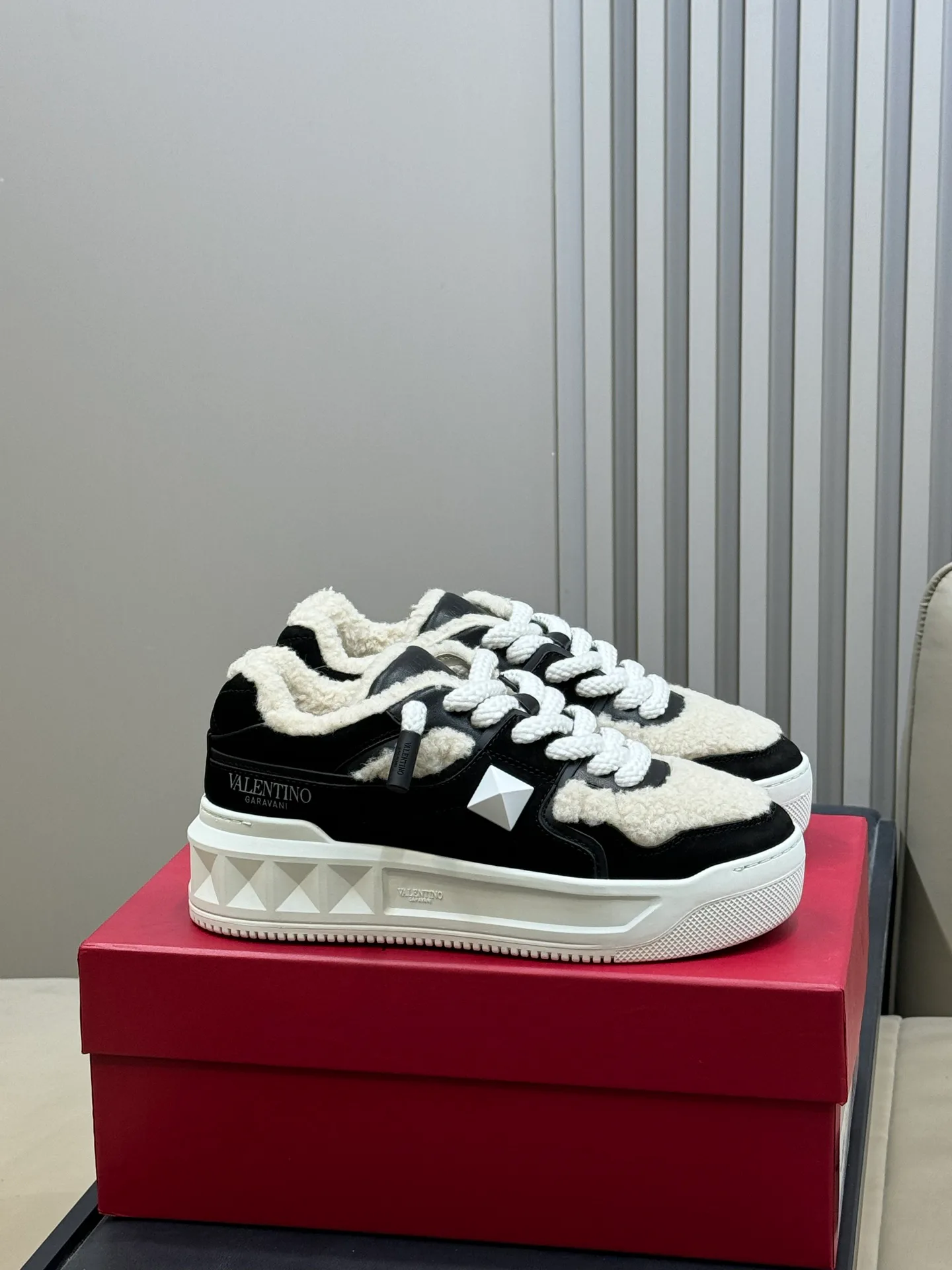 Кроссовки Женские Valentino 620220