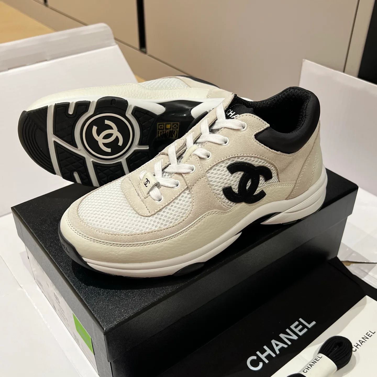 Кроссовки Женские Chanel 18121530