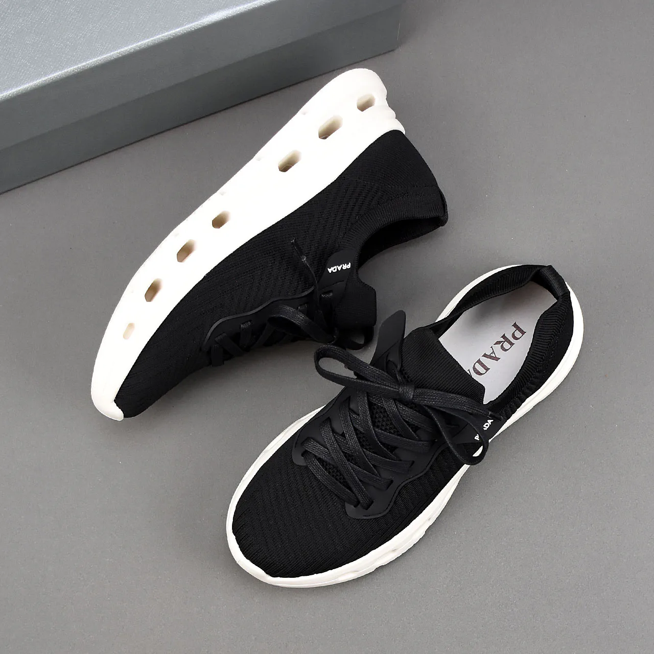 Кроссовки Мужские Prada 10736405